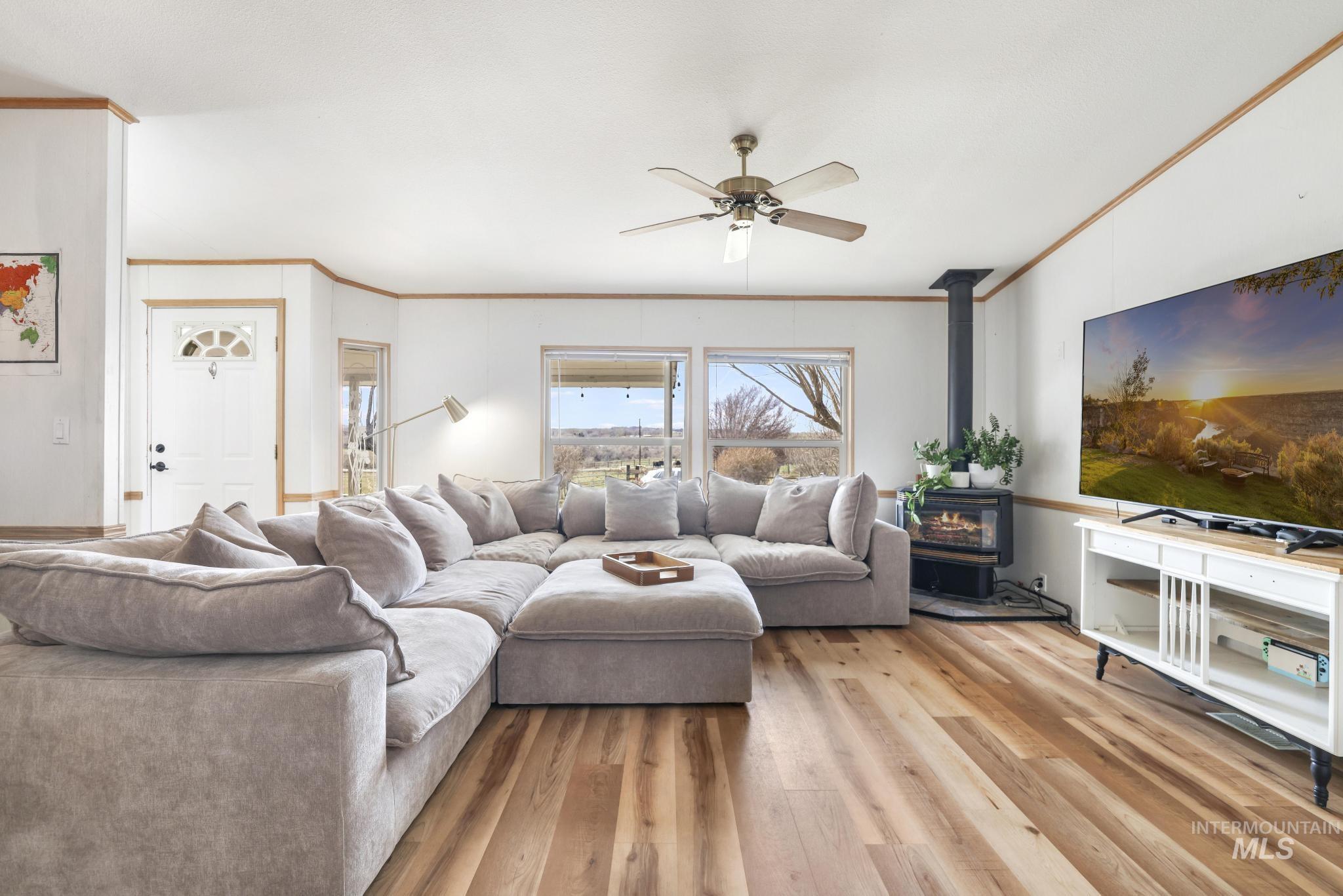 4424 N 1325 E, Buhl, Idaho 83316, 3 Bedrooms, 2 Bathrooms, Residential For Sale, Price $460,000, 98975187