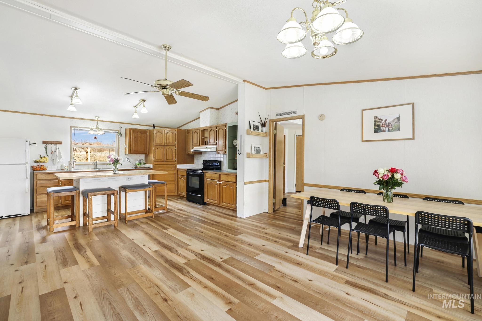 4424 N 1325 E, Buhl, Idaho 83316, 3 Bedrooms, 2 Bathrooms, Residential For Sale, Price $460,000, 98975187