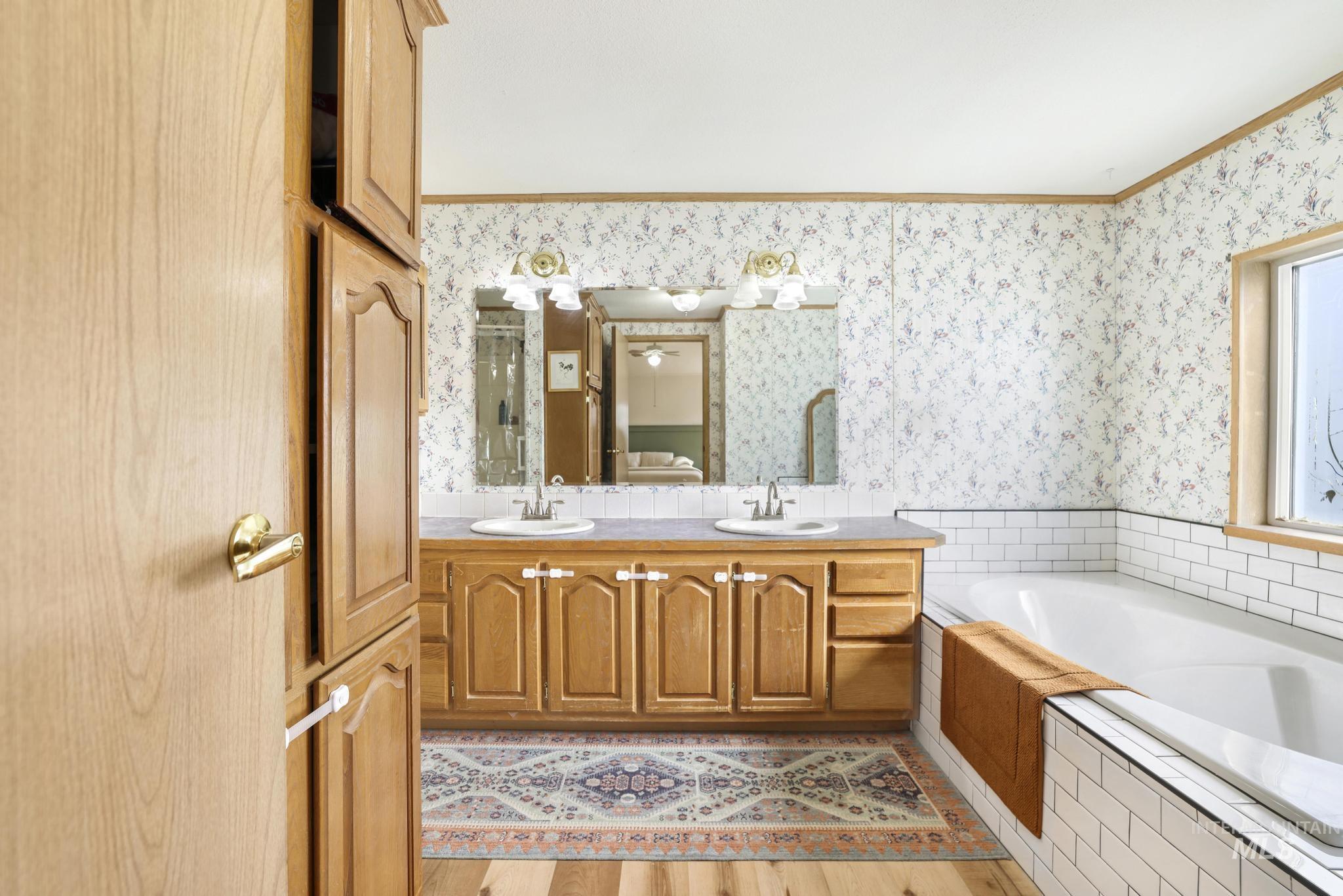 4424 N 1325 E, Buhl, Idaho 83316, 3 Bedrooms, 2 Bathrooms, Residential For Sale, Price $460,000, 98975187