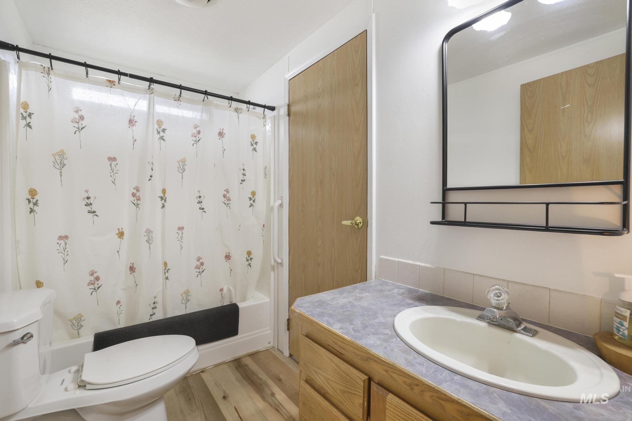 4424 N 1325 E, Buhl, Idaho 83316, 3 Bedrooms, 2 Bathrooms, Residential For Sale, Price $460,000, 98975187