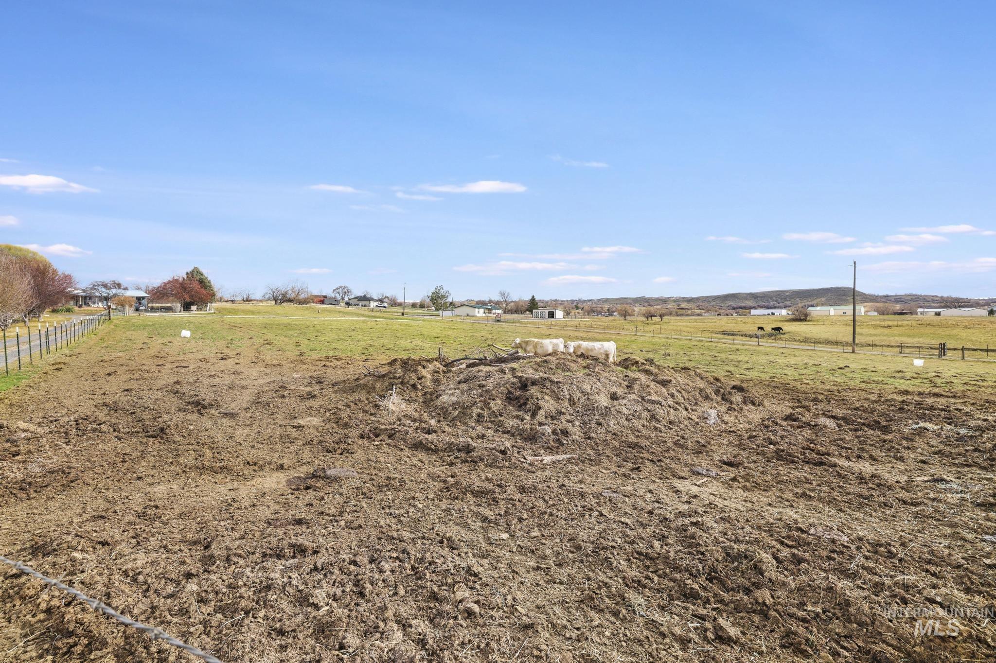 4424 N 1325 E, Buhl, Idaho 83316, 3 Bedrooms, 2 Bathrooms, Residential For Sale, Price $460,000, 98975187