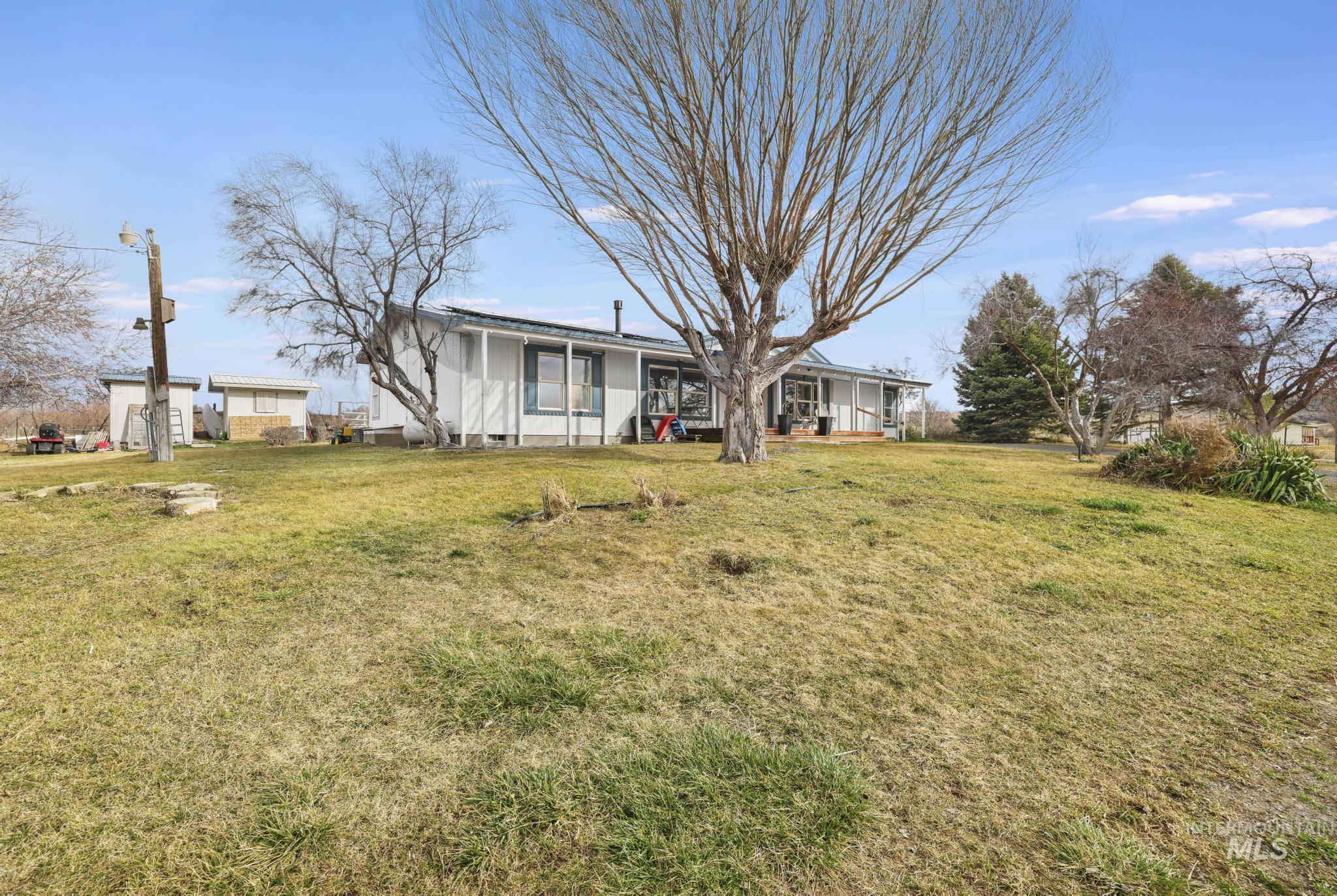 4424 N 1325 E, Buhl, Idaho 83316, 3 Bedrooms, 2 Bathrooms, Residential For Sale, Price $460,000, 98975187