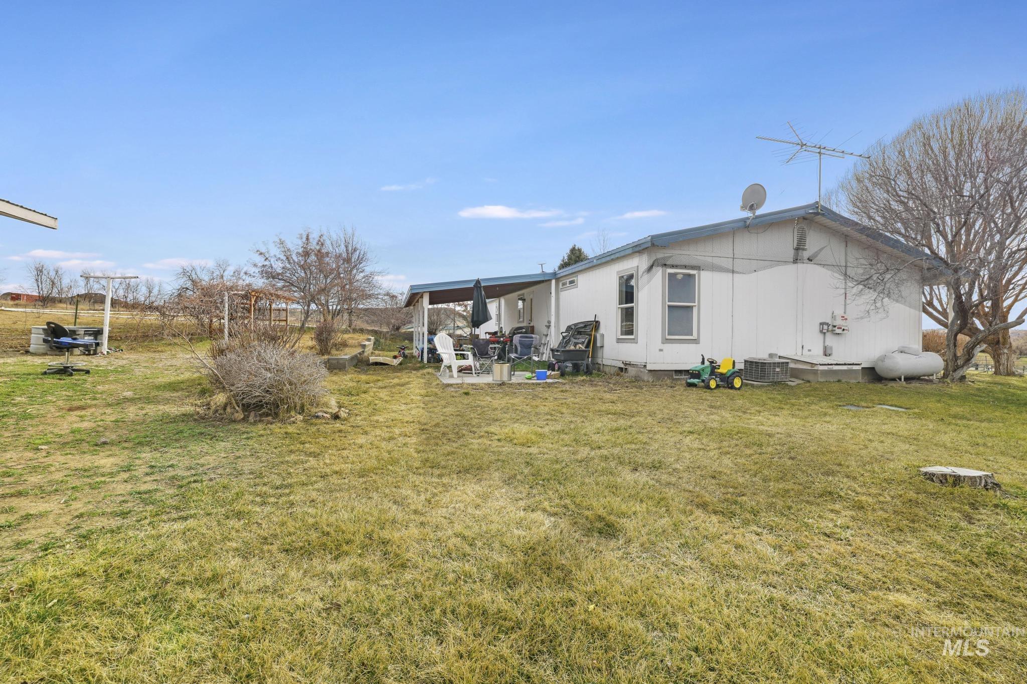 4424 N 1325 E, Buhl, Idaho 83316, 3 Bedrooms, 2 Bathrooms, Residential For Sale, Price $460,000, 98975187