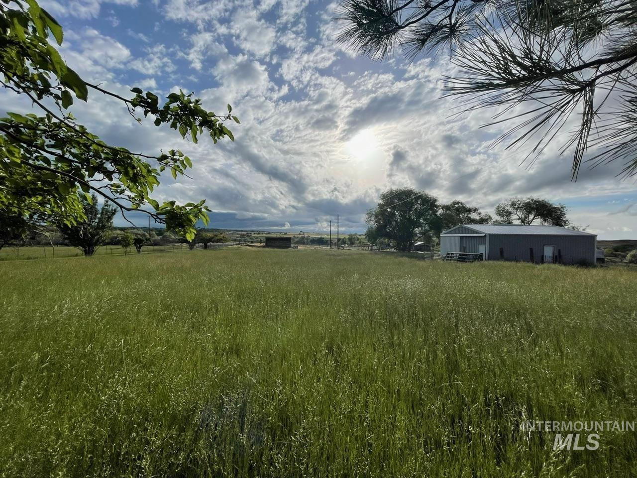 4424 N 1325 E, Buhl, Idaho 83316, 3 Bedrooms, 2 Bathrooms, Residential For Sale, Price $460,000, 98975187