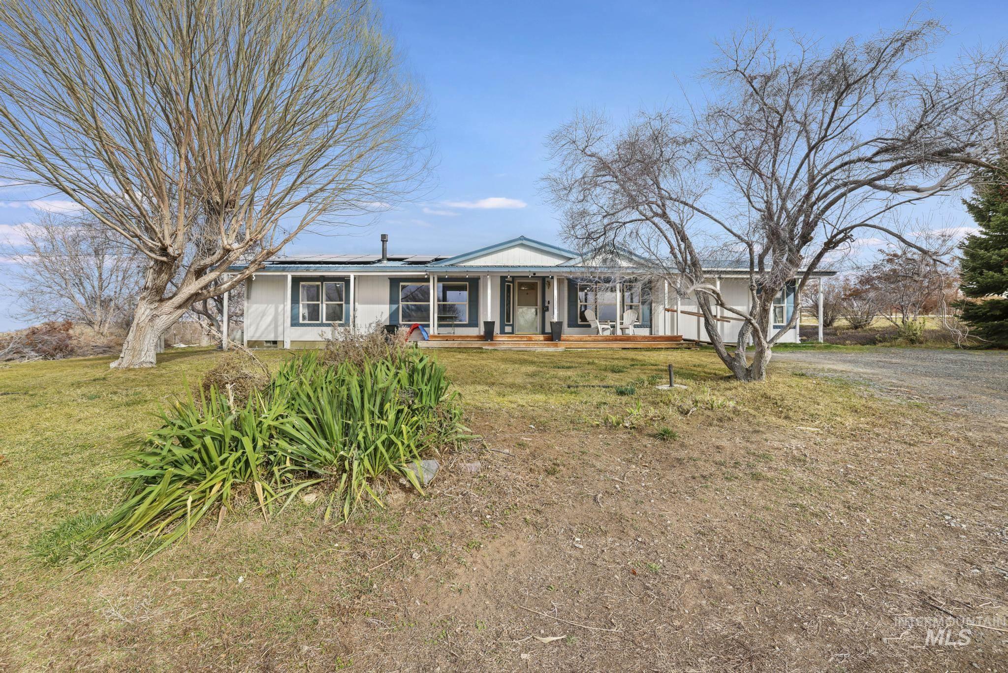 4424 N 1325 E, Buhl, Idaho 83316, 3 Bedrooms, 2 Bathrooms, Residential For Sale, Price $460,000, 98975187