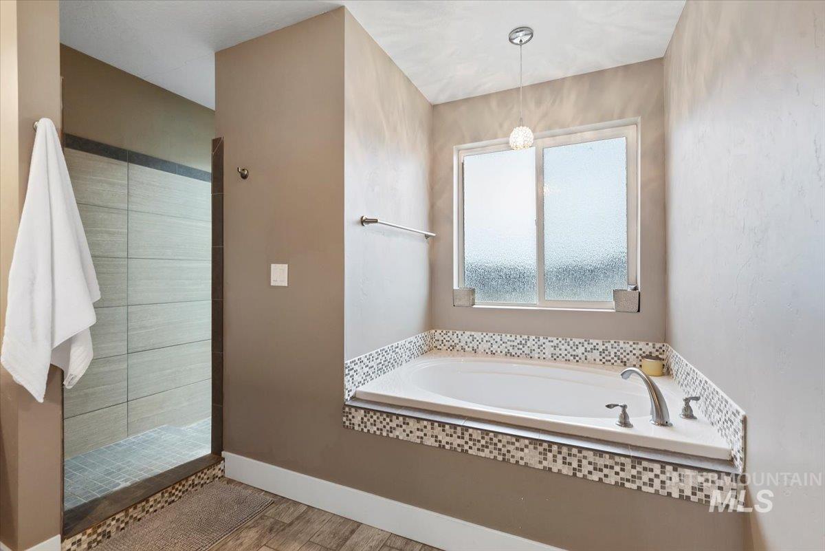 4200 S Raintree Dr, Nampa, Idaho 83686-6487, 4 Bedrooms, 2.5 Bathrooms, Residential For Sale, Price $429,900, 98975190