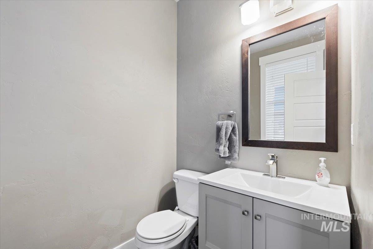 4200 S Raintree Dr, Nampa, Idaho 83686-6487, 4 Bedrooms, 2.5 Bathrooms, Residential For Sale, Price $429,900, 98975190