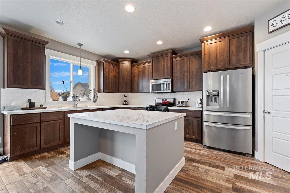 4200 S Raintree Dr, Nampa, Idaho 83686-6487, 4 Bedrooms, 2.5 Bathrooms, Residential For Sale, Price $429,900, 98975190