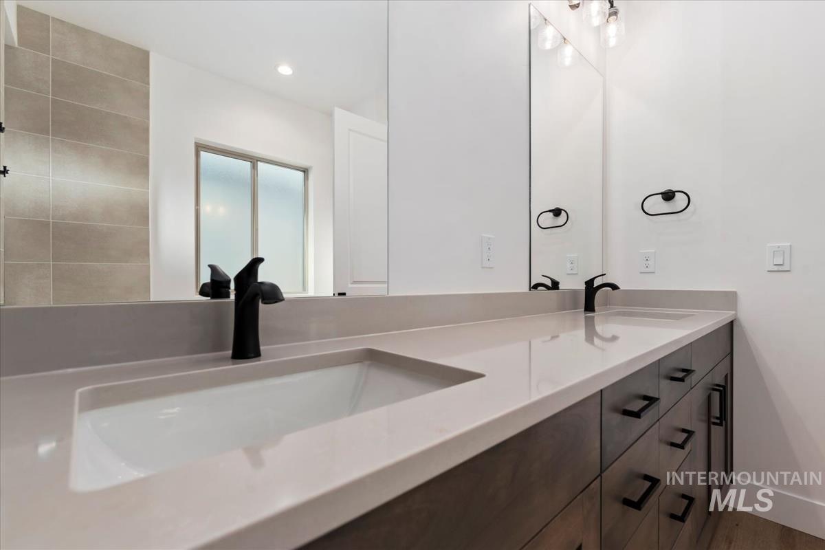 11170 S Corballis Ln, Kuna, Idaho 83634, 3 Bedrooms, 2 Bathrooms, Residential For Sale, Price $684,880,MLS 98975191