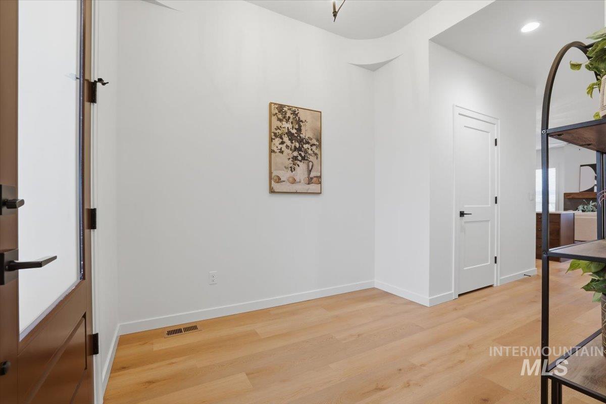 1716 Kayak Rd, Emmett, Idaho 83617, 3 Bedrooms, 2 Bathrooms, Residential For Sale, Price $493,750, 98975206