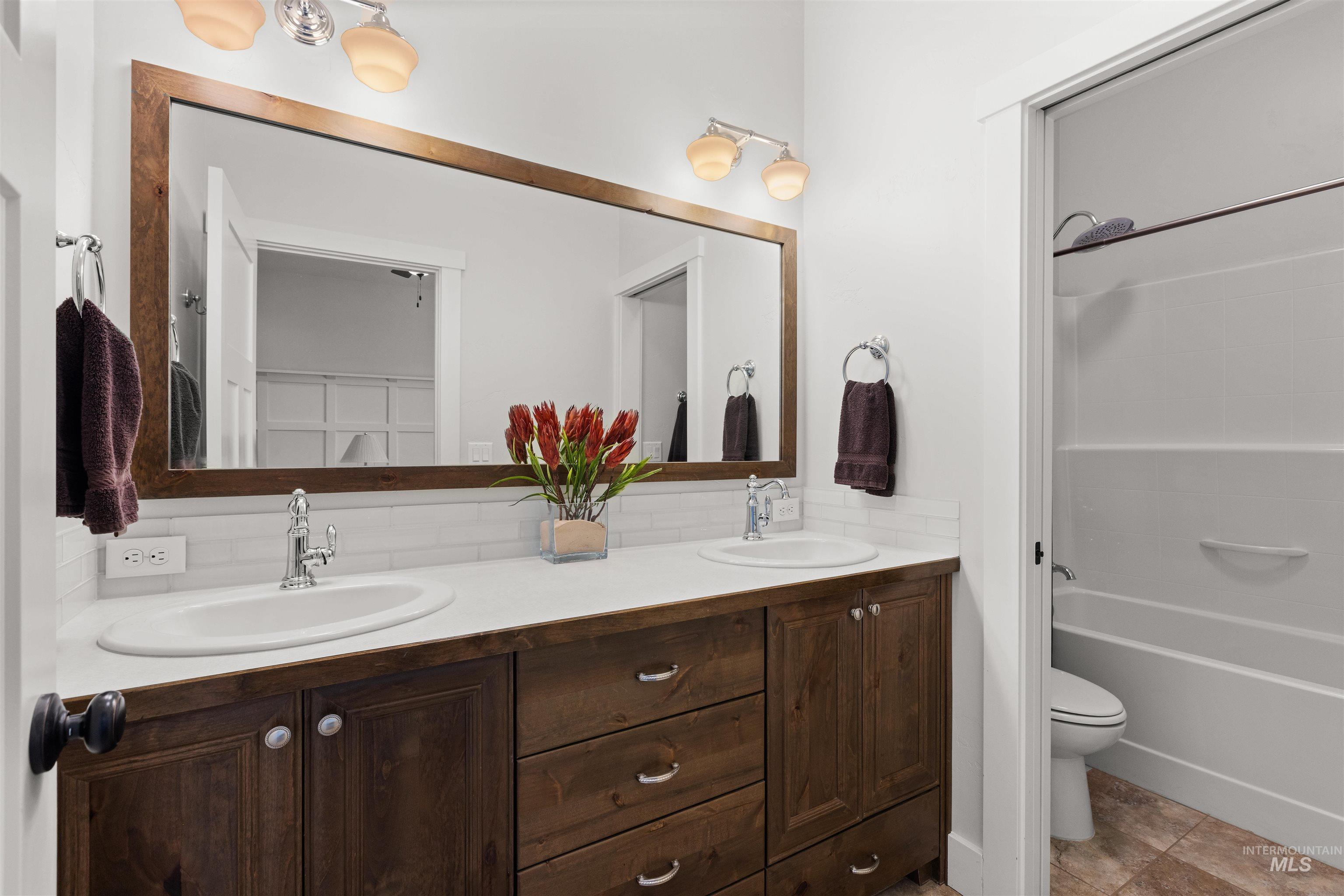 25810 Amble Way, Middleton, Idaho 83644, 5 Bedrooms, 4.5 Bathrooms, Residential For Sale, Price $1,599,000, 98975211