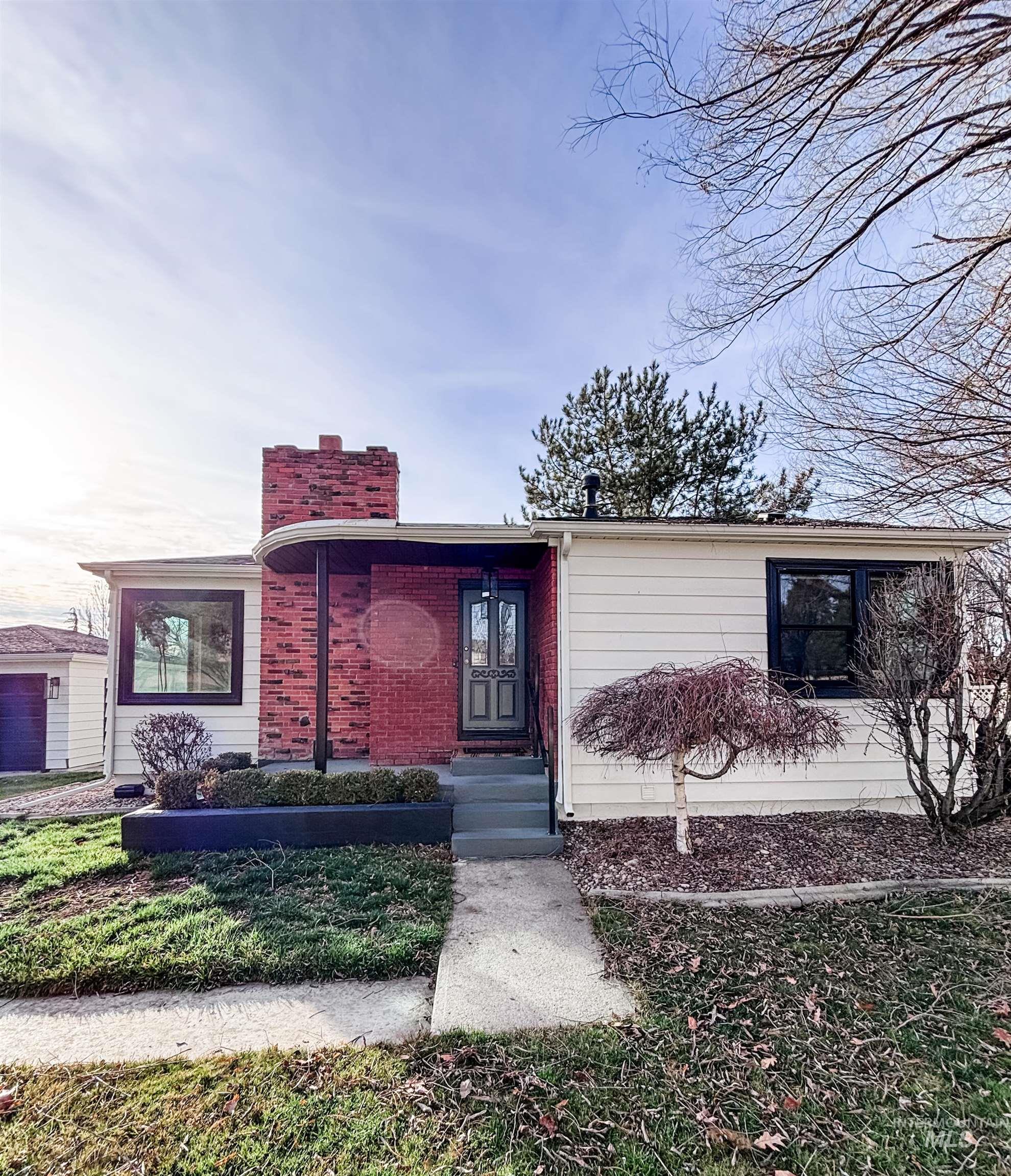 743 N Horseshoe Bend Rd, Eagle, Idaho 83616, 4 Bedrooms, 2.5 Bathrooms, Residential For Sale, Price $575,000,MLS 98975212