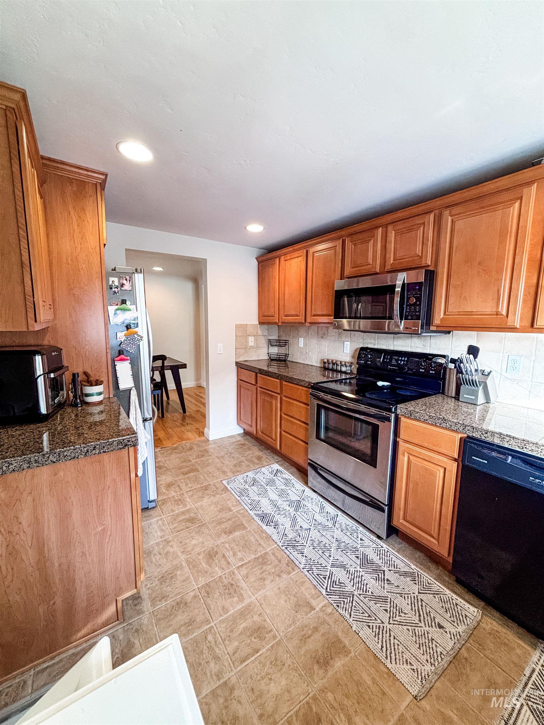 743 N Horseshoe Bend Rd, Eagle, Idaho 83616, 4 Bedrooms, 2.5 Bathrooms, Residential For Sale, Price $575,000,MLS 98975212