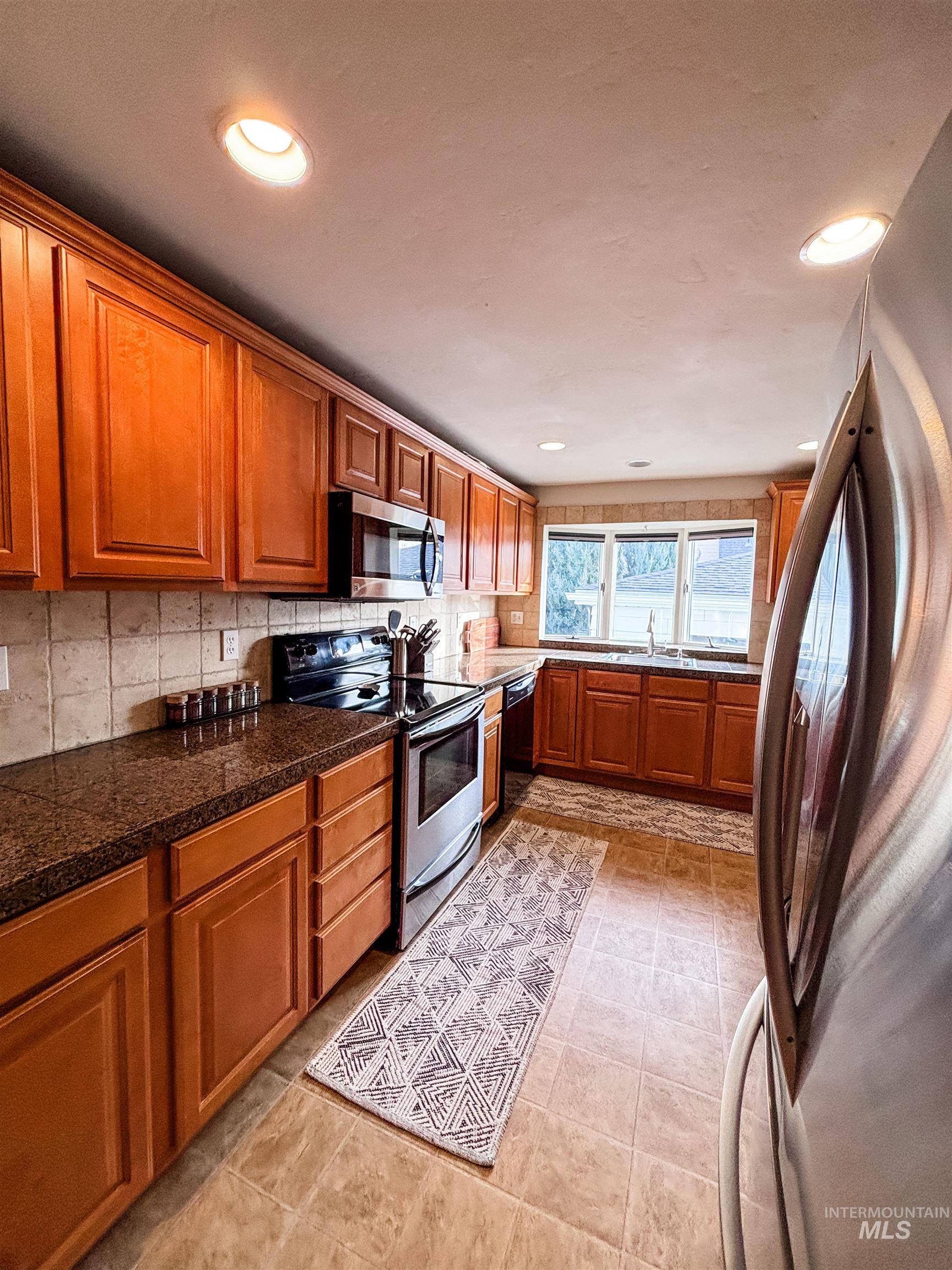 743 N Horseshoe Bend Rd, Eagle, Idaho 83616, 4 Bedrooms, 2.5 Bathrooms, Residential For Sale, Price $575,000,MLS 98975212