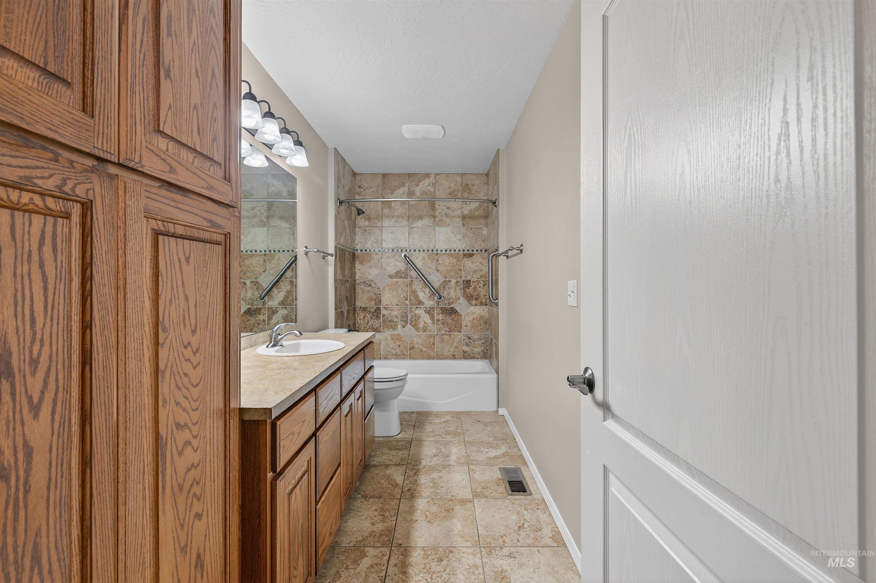 3524 10th Street, Lewiston, Idaho 83501, 3 Bedrooms, 2 Bathrooms, Residential For Sale, Price $419,000,MLS 98975218