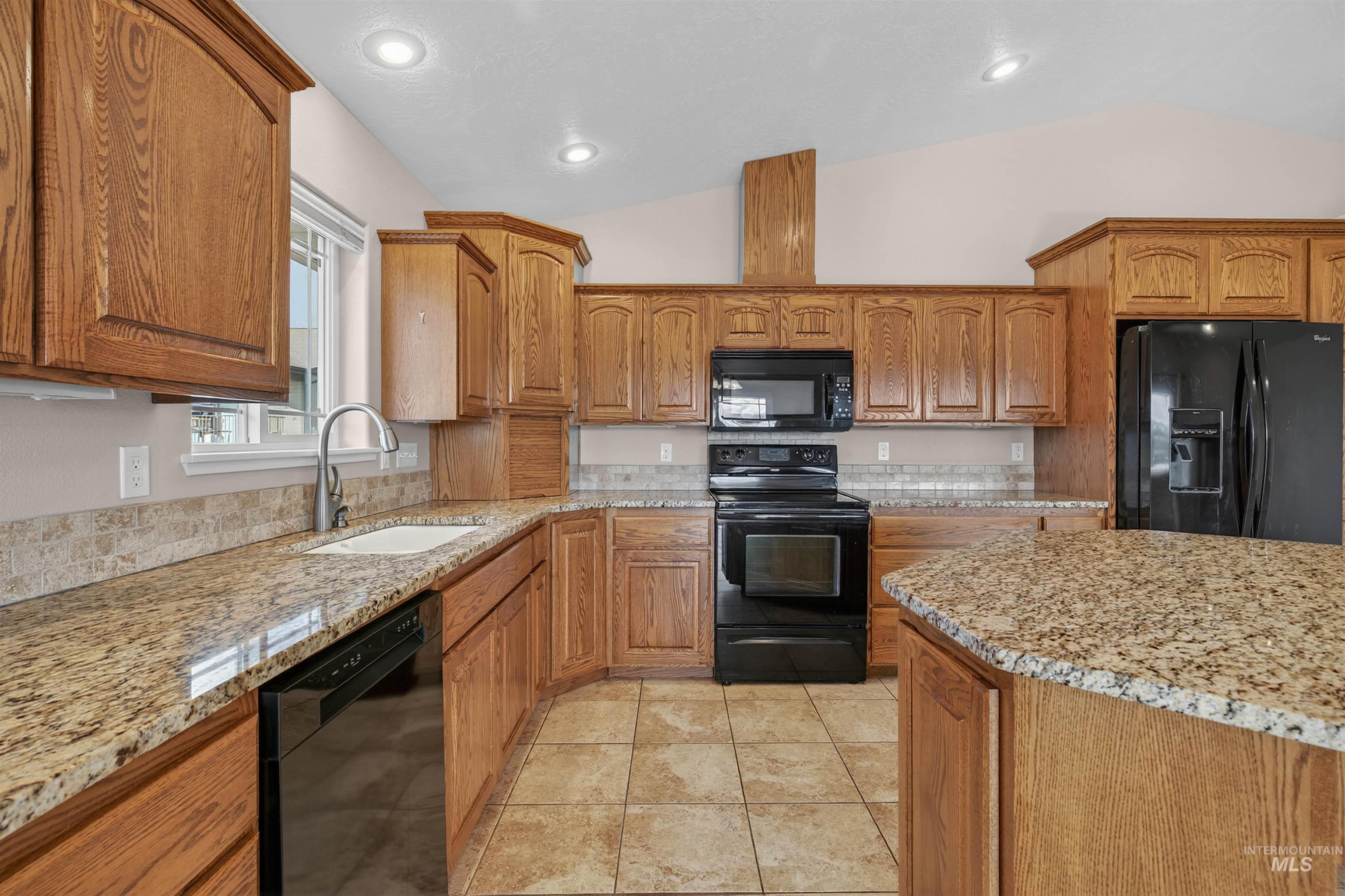 3524 10th Street, Lewiston, Idaho 83501, 3 Bedrooms, 2 Bathrooms, Residential For Sale, Price $419,000,MLS 98975218