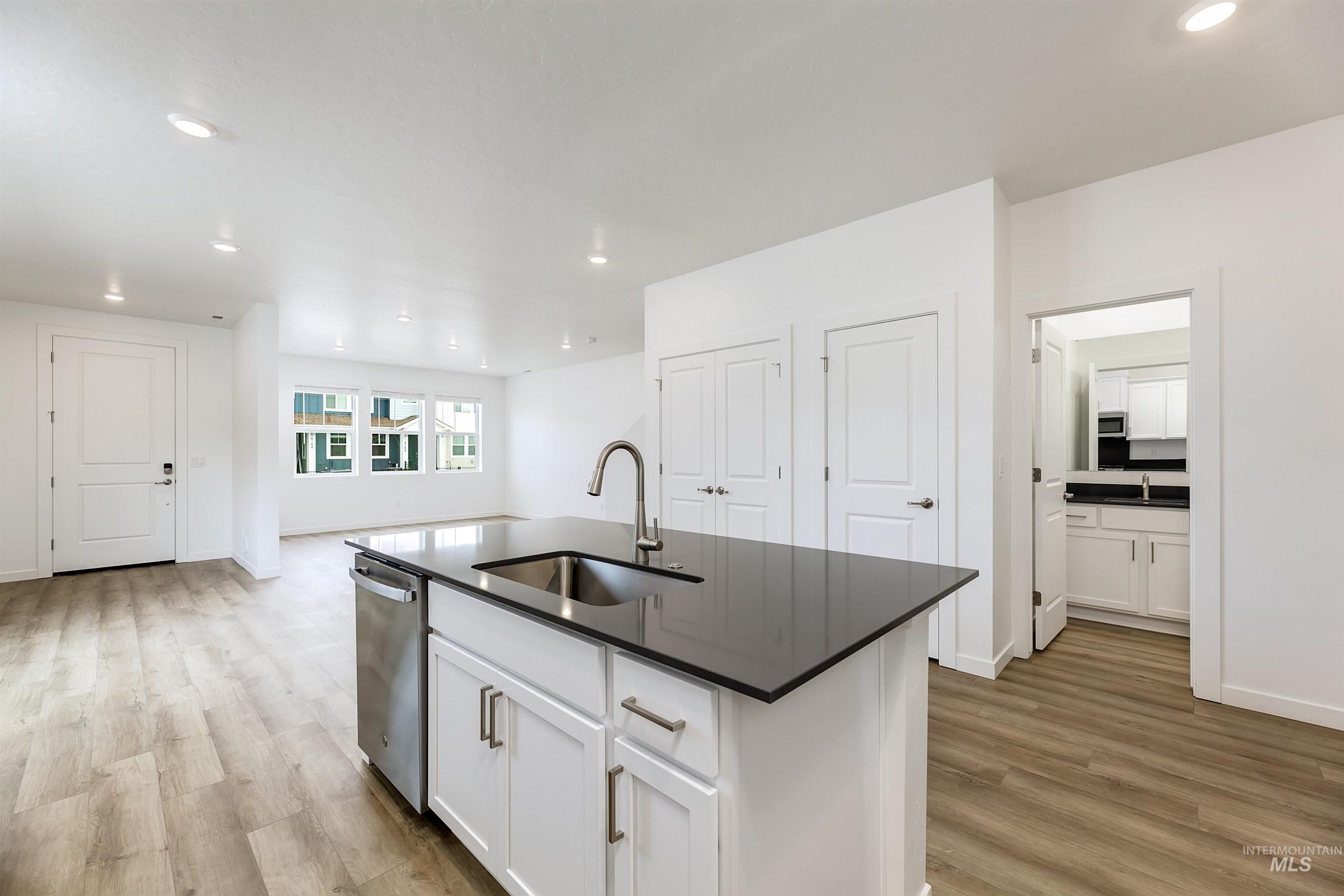 4177 W Perspective St, Eagle, Idaho 83616, 4 Bedrooms, 2.5 Bathrooms, Residential For Sale, Price $433,900,MLS 98975220