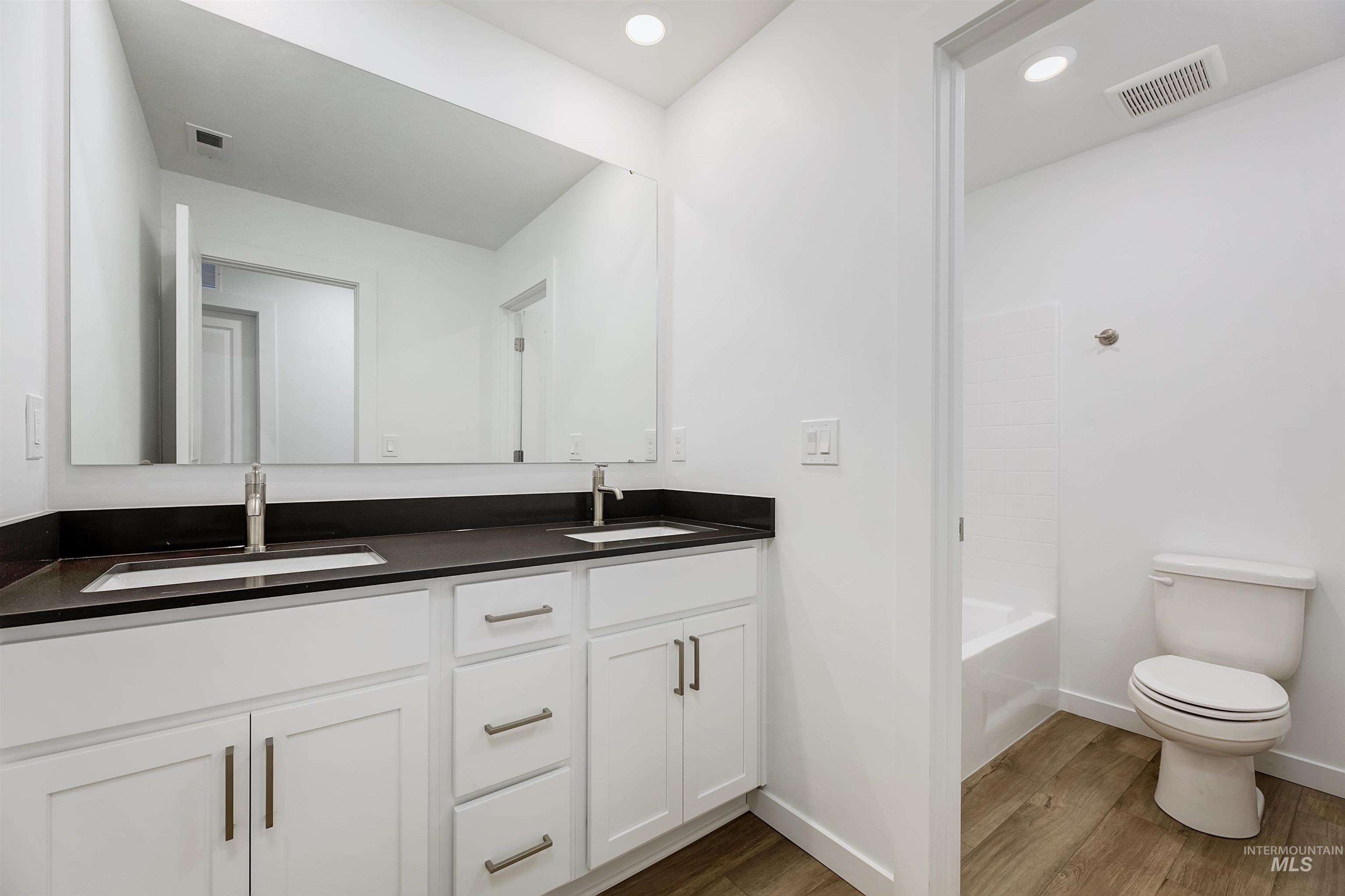 4177 W Perspective St, Eagle, Idaho 83616, 4 Bedrooms, 2.5 Bathrooms, Residential For Sale, Price $433,900,MLS 98975220