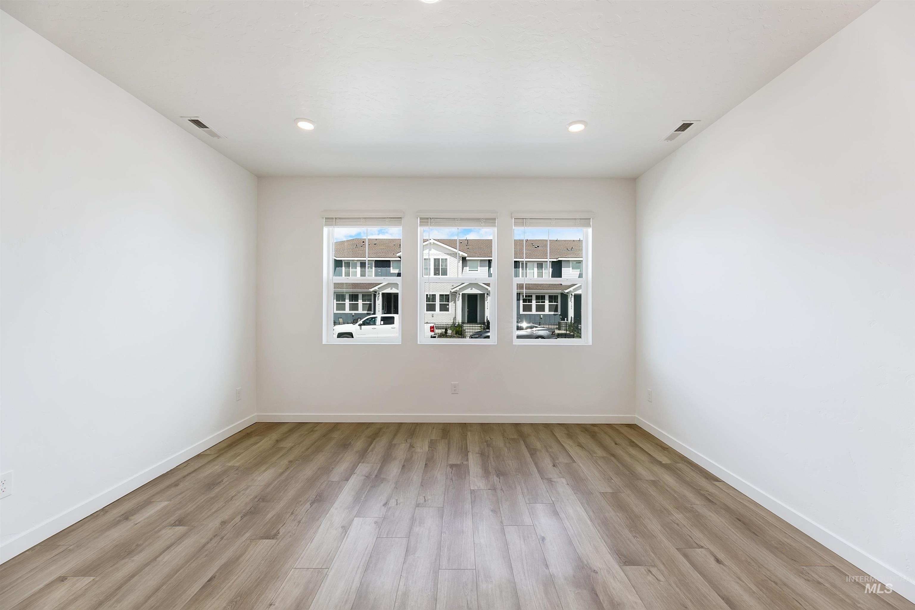 4177 W Perspective St, Eagle, Idaho 83616, 4 Bedrooms, 2.5 Bathrooms, Residential For Sale, Price $433,900,MLS 98975220