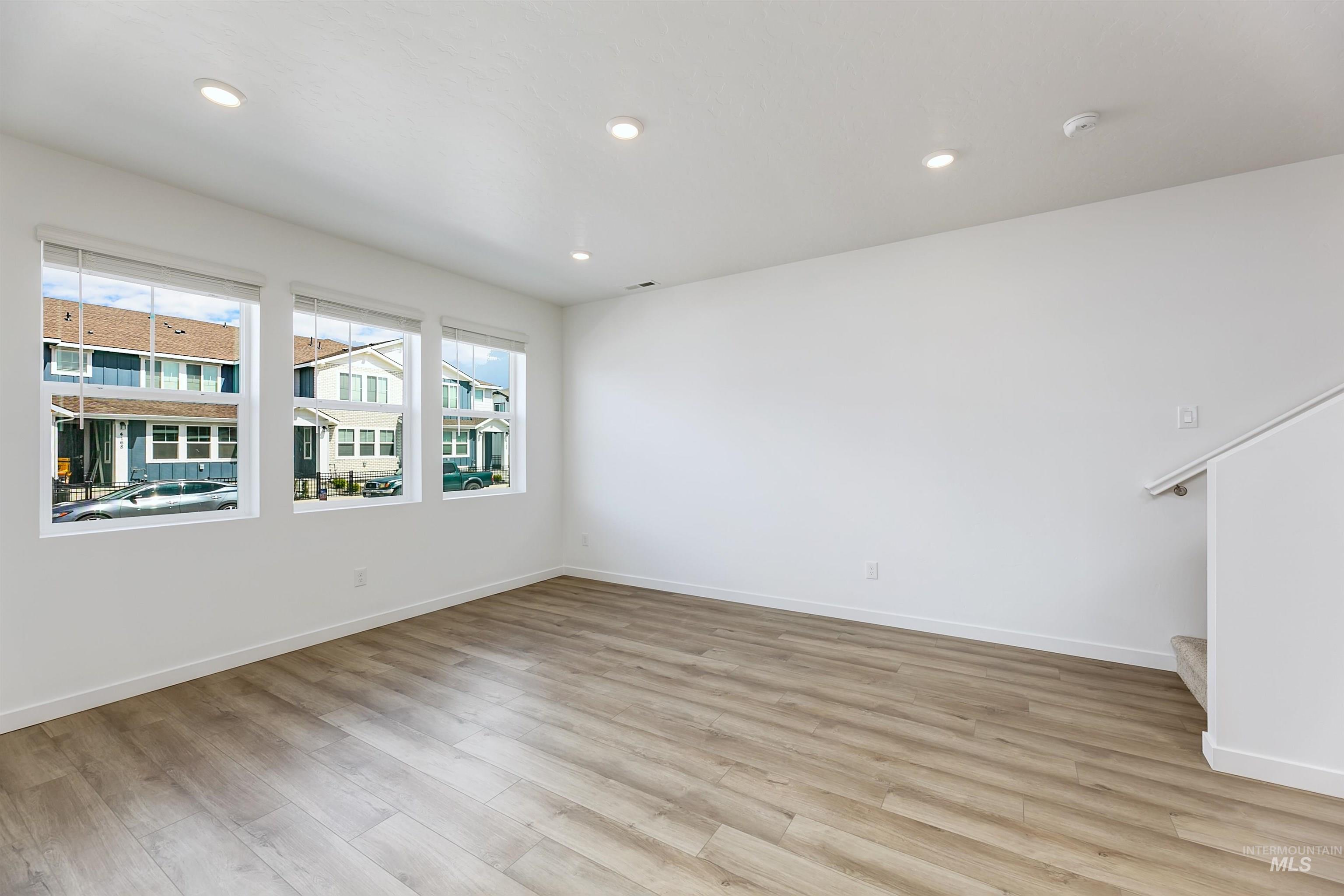 4177 W Perspective St, Eagle, Idaho 83616, 4 Bedrooms, 2.5 Bathrooms, Residential For Sale, Price $433,900,MLS 98975220