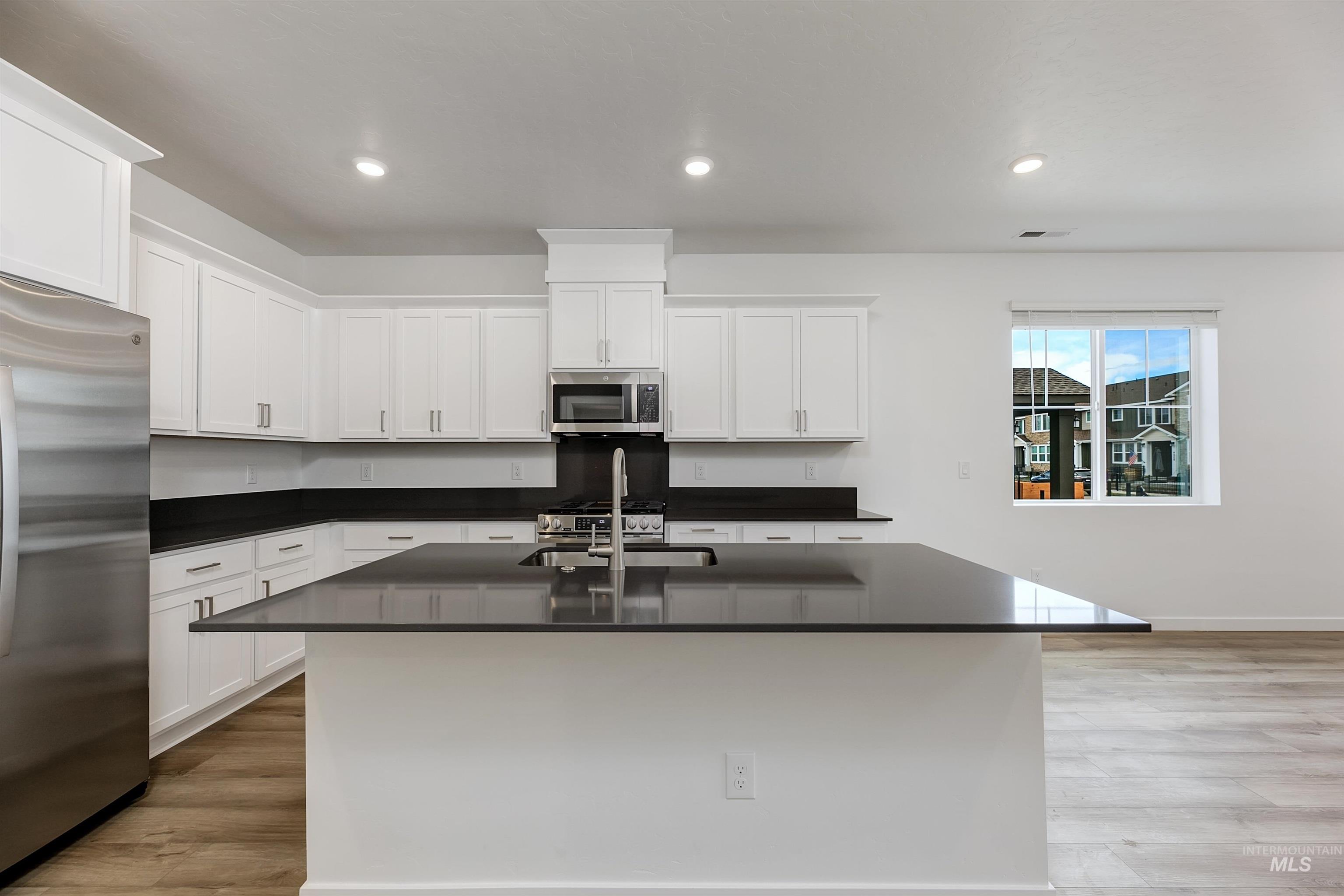 4177 W Perspective St, Eagle, Idaho 83616, 4 Bedrooms, 2.5 Bathrooms, Residential For Sale, Price $433,900,MLS 98975220