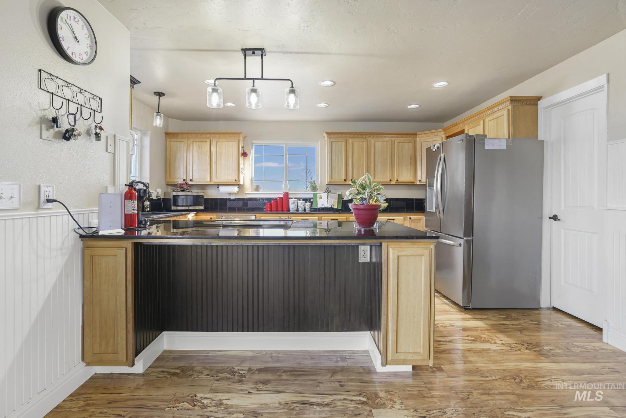 560 Riverview Drive, Gooding, Idaho 83330, 4 Bedrooms, 2.5 Bathrooms, Residential For Sale, Price $660,000,MLS 98975221