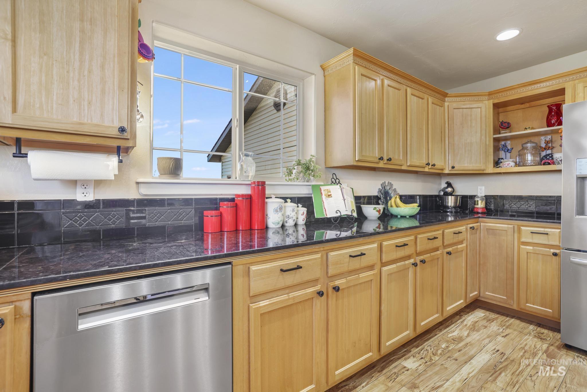 560 Riverview Drive, Gooding, Idaho 83330, 4 Bedrooms, 2.5 Bathrooms, Residential For Sale, Price $660,000,MLS 98975221