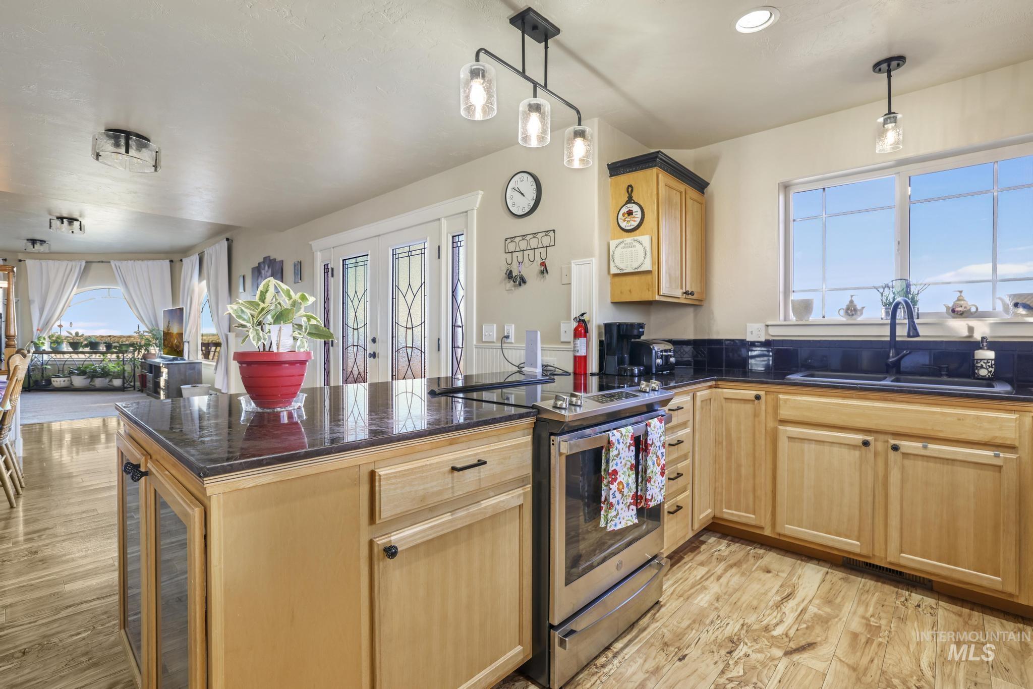 560 Riverview Drive, Gooding, Idaho 83330, 4 Bedrooms, 2.5 Bathrooms, Residential For Sale, Price $660,000,MLS 98975221