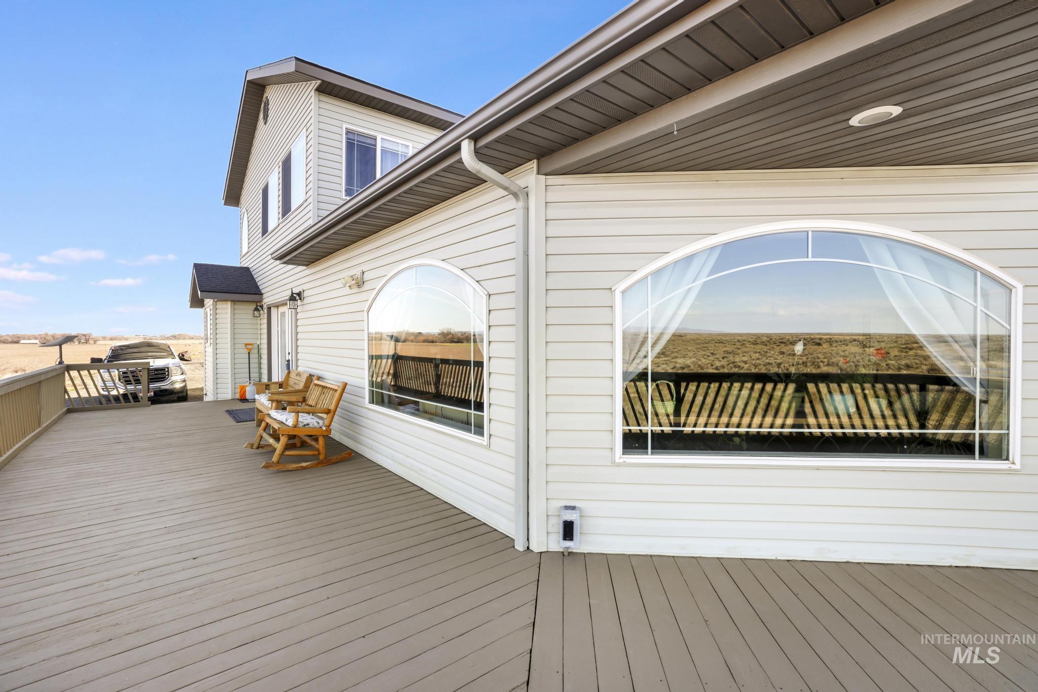 560 Riverview Drive, Gooding, Idaho 83330, 4 Bedrooms, 2.5 Bathrooms, Residential For Sale, Price $660,000,MLS 98975221