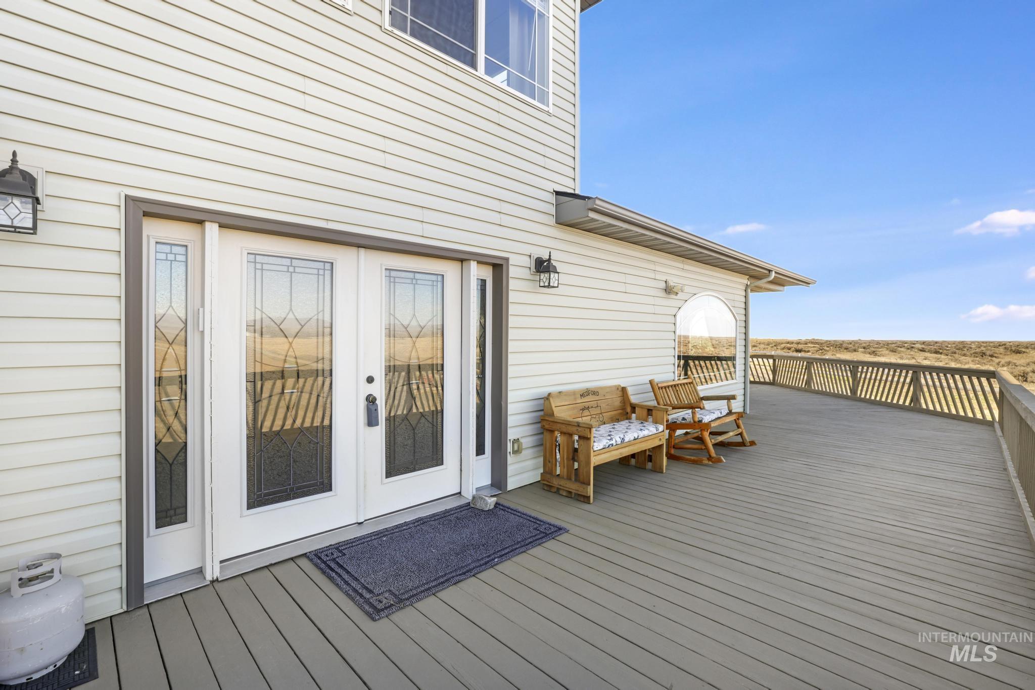 560 Riverview Drive, Gooding, Idaho 83330, 4 Bedrooms, 2.5 Bathrooms, Residential For Sale, Price $660,000,MLS 98975221