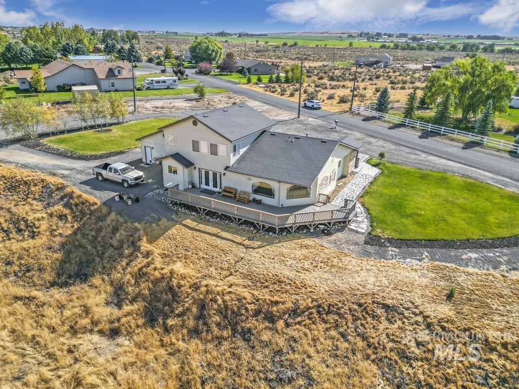 560 Riverview Drive, Gooding, Idaho 83330, 4 Bedrooms, 2.5 Bathrooms, Residential For Sale, Price $660,000,MLS 98975221