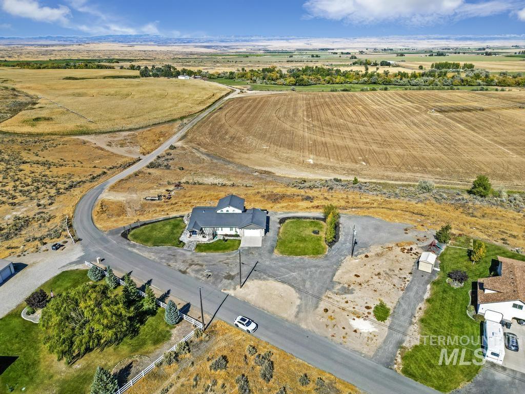 560 Riverview Drive, Gooding, Idaho 83330, 4 Bedrooms, 2.5 Bathrooms, Residential For Sale, Price $660,000,MLS 98975221