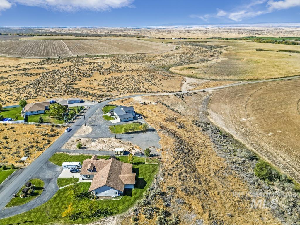 560 Riverview Drive, Gooding, Idaho 83330, 4 Bedrooms, 2.5 Bathrooms, Residential For Sale, Price $660,000,MLS 98975221