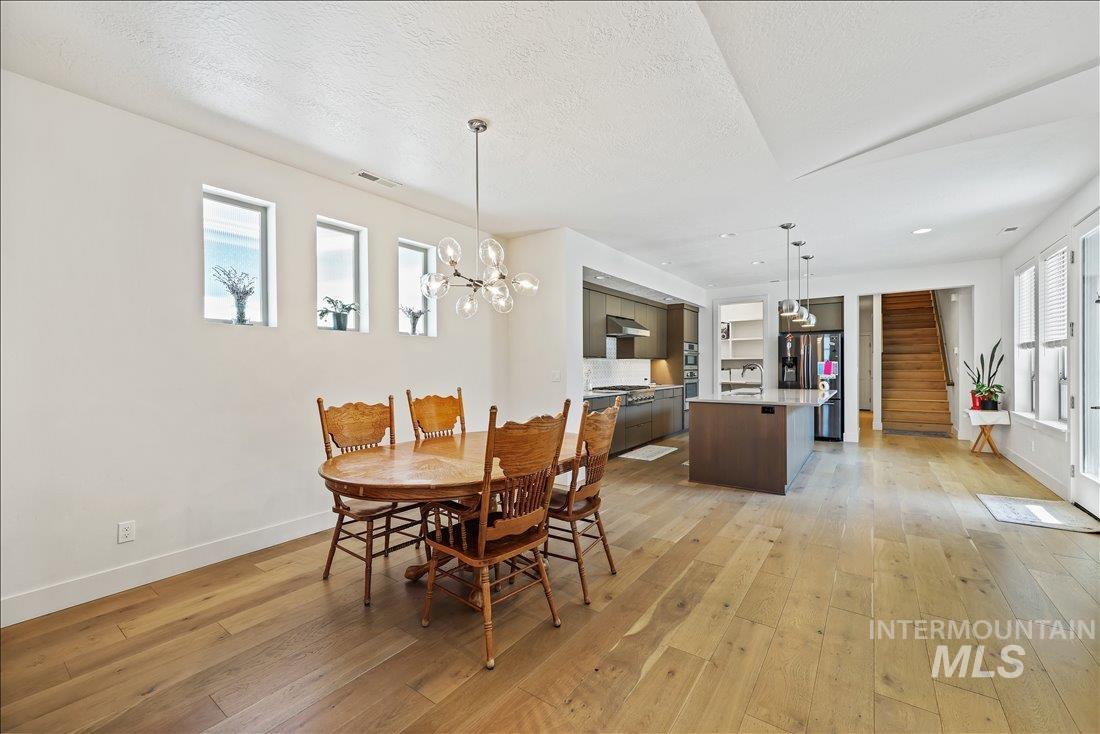 2576 E Warm Springs Ave, Boise, Idaho 83712, 3 Bedrooms, 2.5 Bathrooms, Residential For Sale, Price $795,000,MLS 98975222