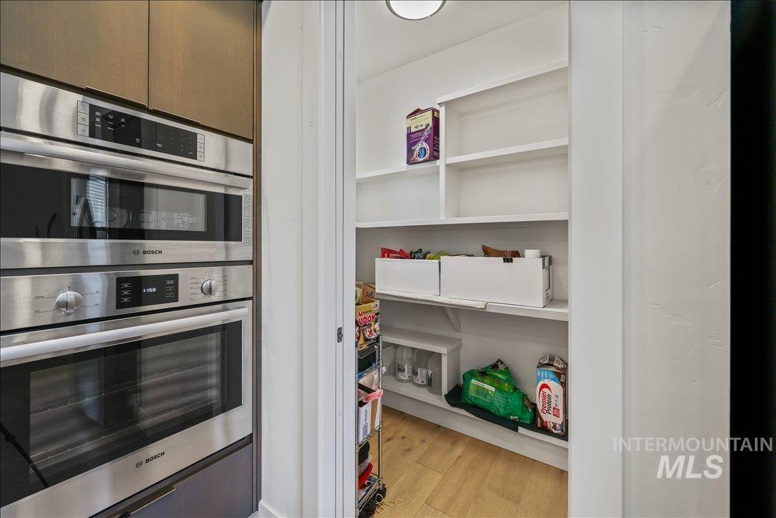 2576 E Warm Springs Ave, Boise, Idaho 83712, 3 Bedrooms, 2.5 Bathrooms, Residential For Sale, Price $795,000,MLS 98975222