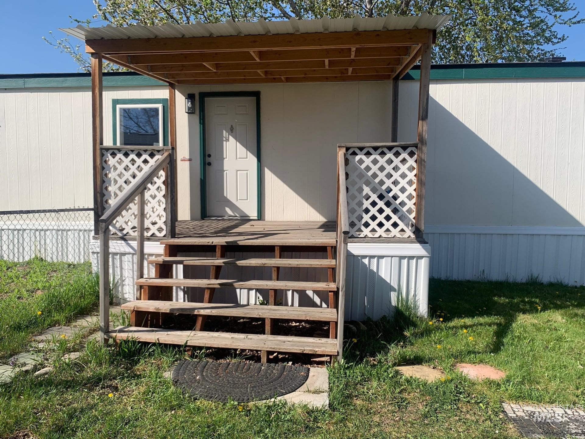 813 Long Valley St, Nampa, Idaho 83687, 3 Bedrooms, 2 Bathrooms, Residential For Sale, Price $99,000,MLS 98975225