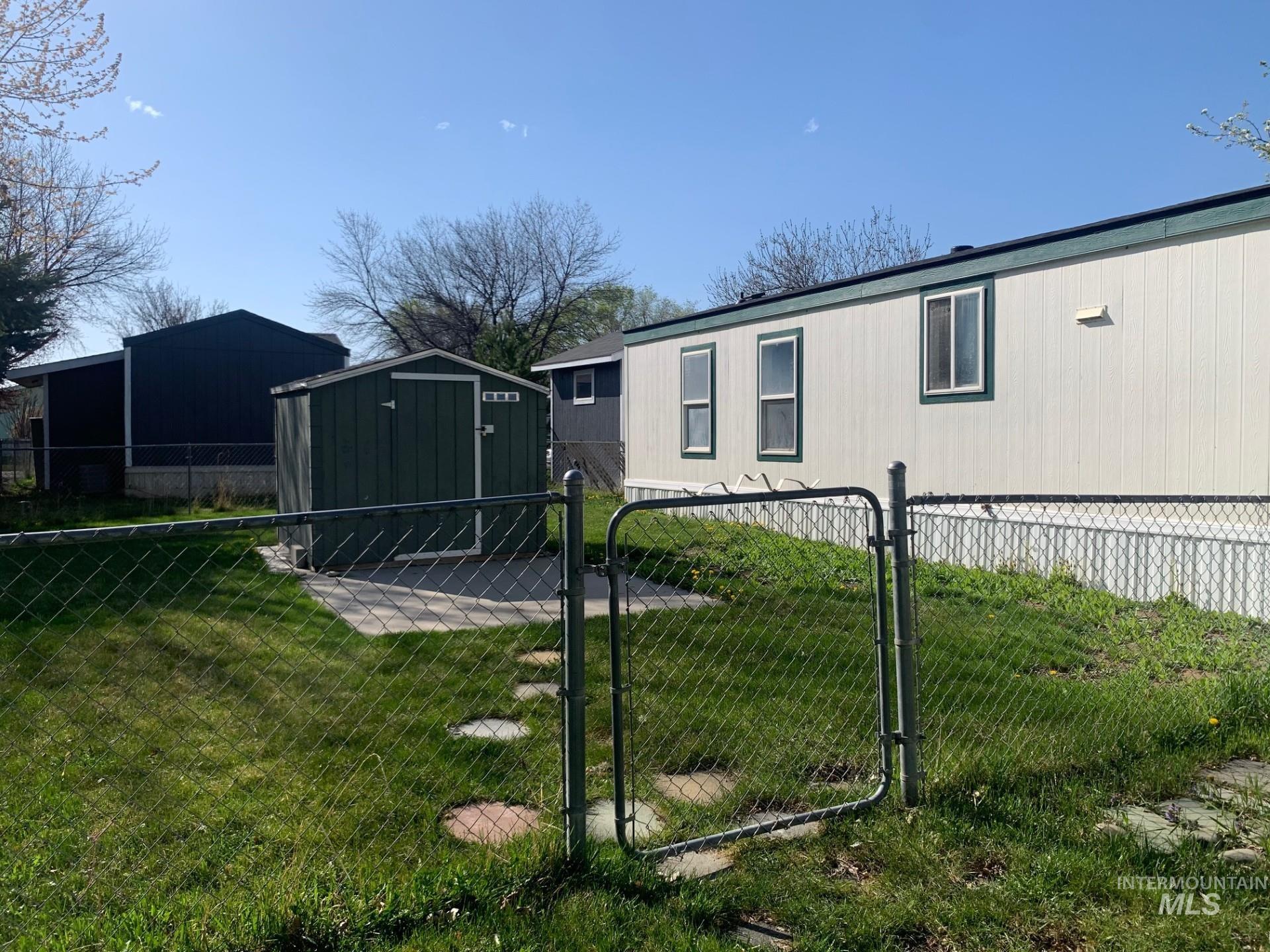 813 Long Valley St, Nampa, Idaho 83687, 3 Bedrooms, 2 Bathrooms, Residential For Sale, Price $99,000,MLS 98975225