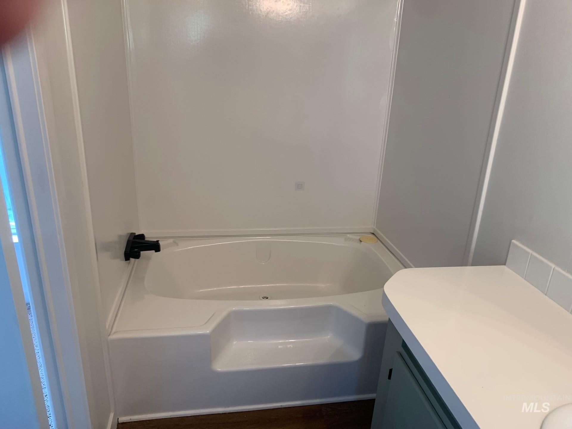 813 Long Valley St, Nampa, Idaho 83687, 3 Bedrooms, 2 Bathrooms, Residential For Sale, Price $99,000,MLS 98975225