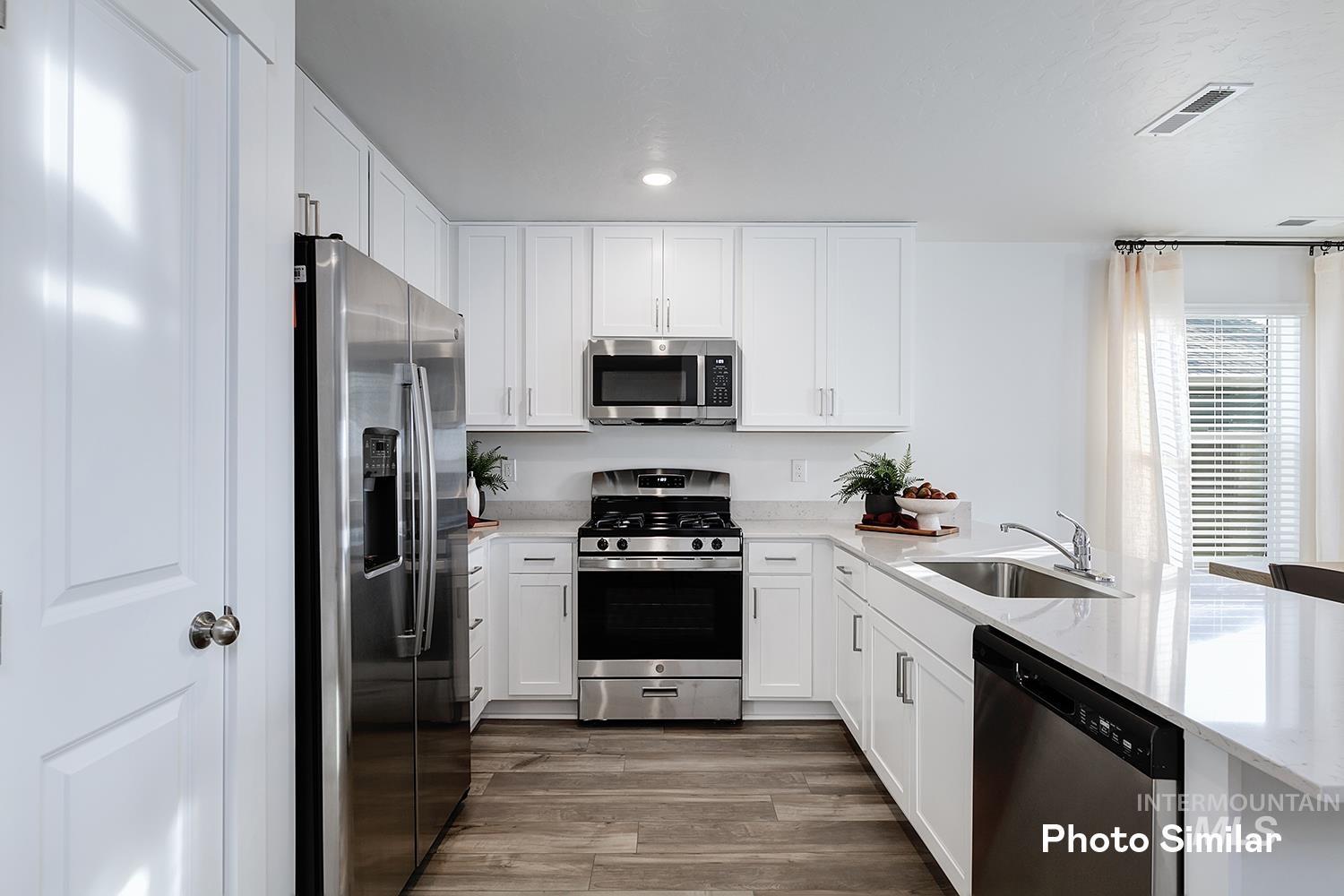 18362 N Sparkleberry Ave, Nampa, Idaho 83687, 3 Bedrooms, 2 Bathrooms, Residential For Sale, Price $413,800,MLS 98975229