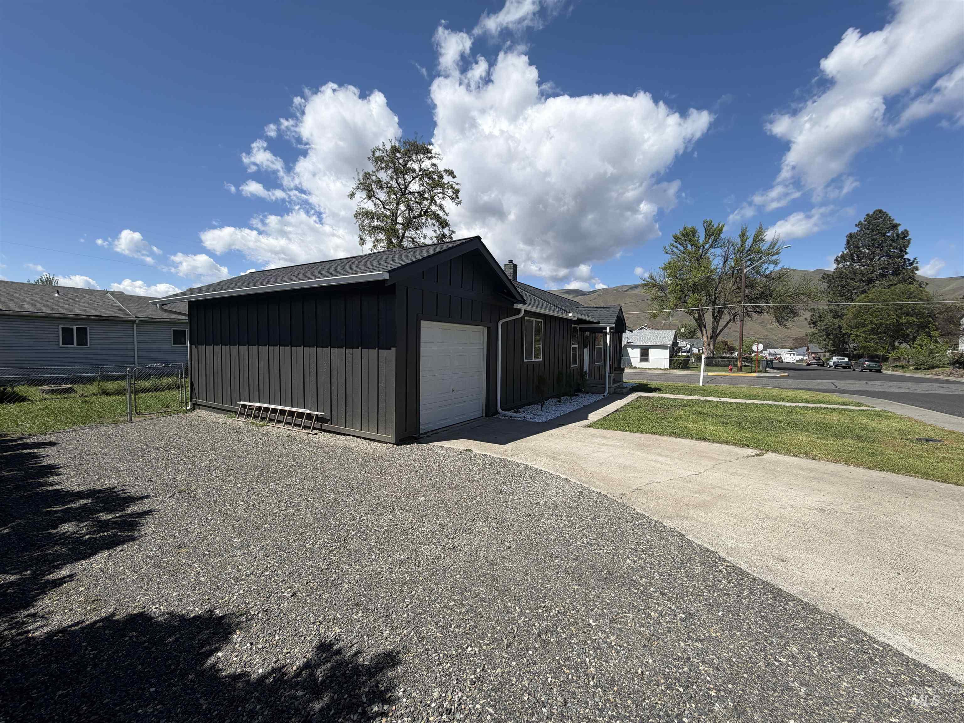 600 11th Street, Clarkston, Washington 99403, 3 Bedrooms, 1 Bathroom, Residential For Sale, Price $319,500,MLS 98975236