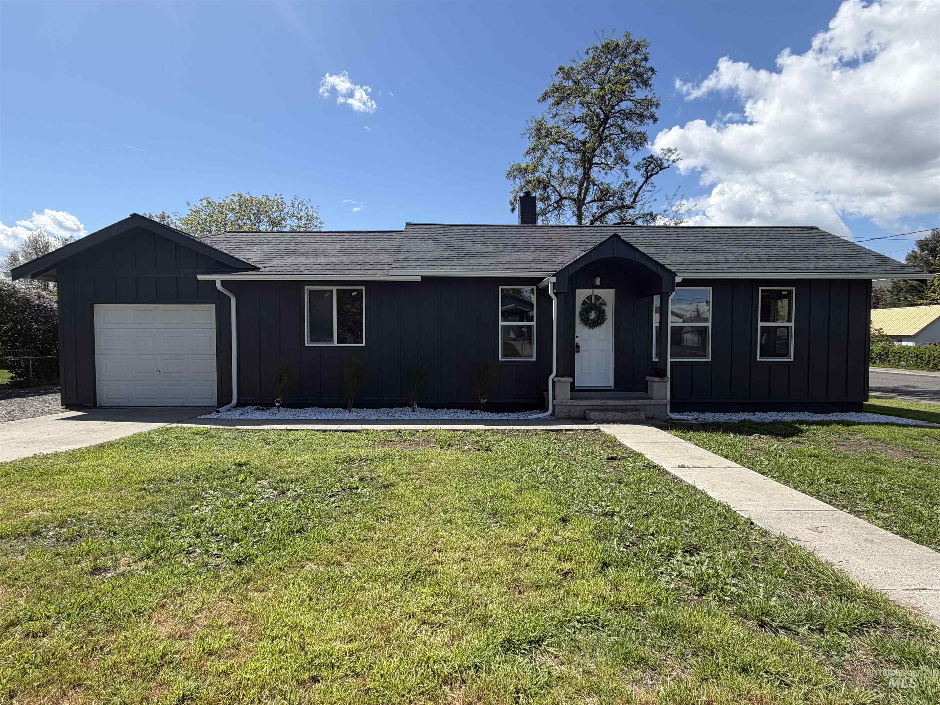 600 11th Street, Clarkston, Washington 99403, 3 Bedrooms, 1 Bathroom, Residential For Sale, Price $314,500,MLS 98975236