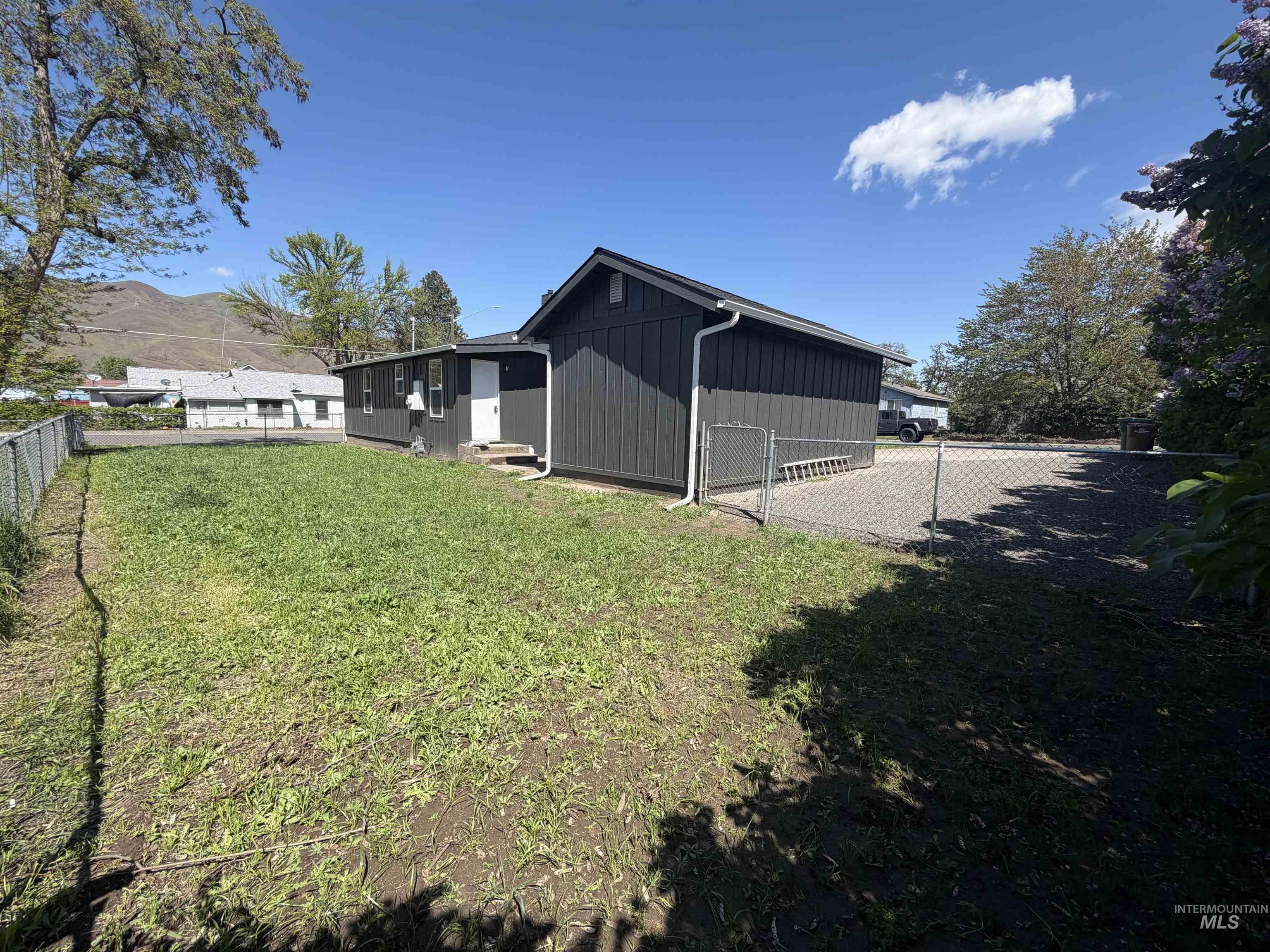 600 11th Street, Clarkston, Washington 99403, 3 Bedrooms, 1 Bathroom, Residential For Sale, Price $319,500,MLS 98975236