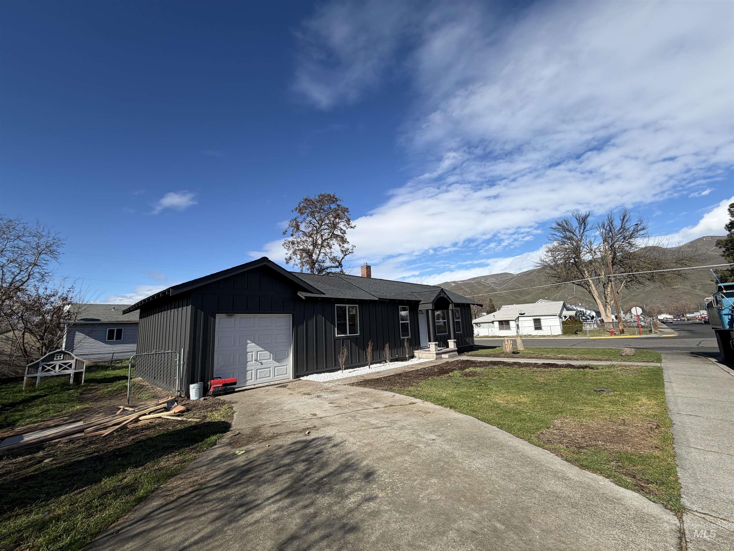 600 11th Street, Clarkston, Washington 99403, 3 Bedrooms, 1 Bathroom, Residential For Sale, Price $324,900, 98975236