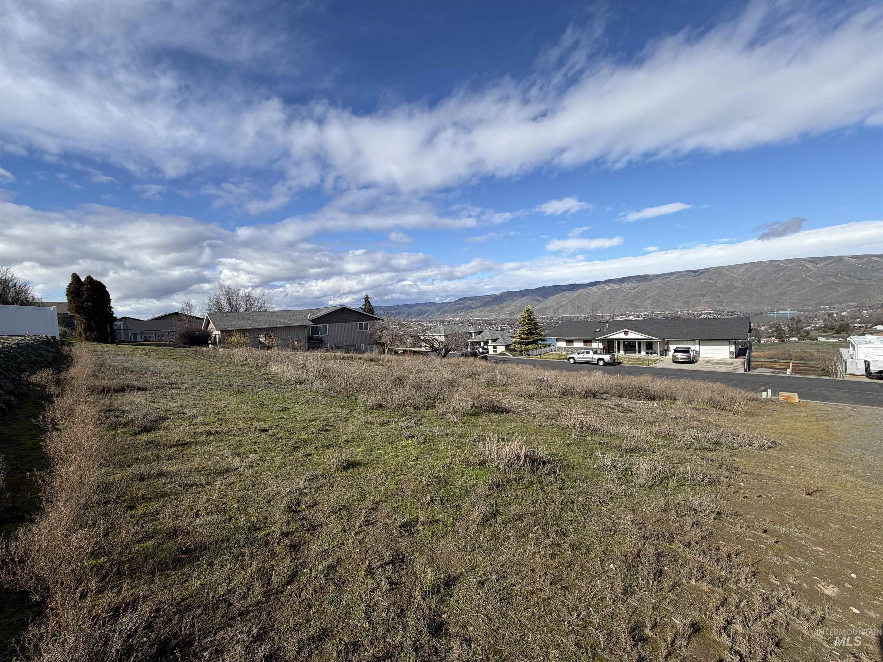488 Crestline Circle Dr., Lewiston, Idaho 83501, 6 Bedrooms, 3 Bathrooms, Residential For Sale, Price $795,000,MLS 98975237