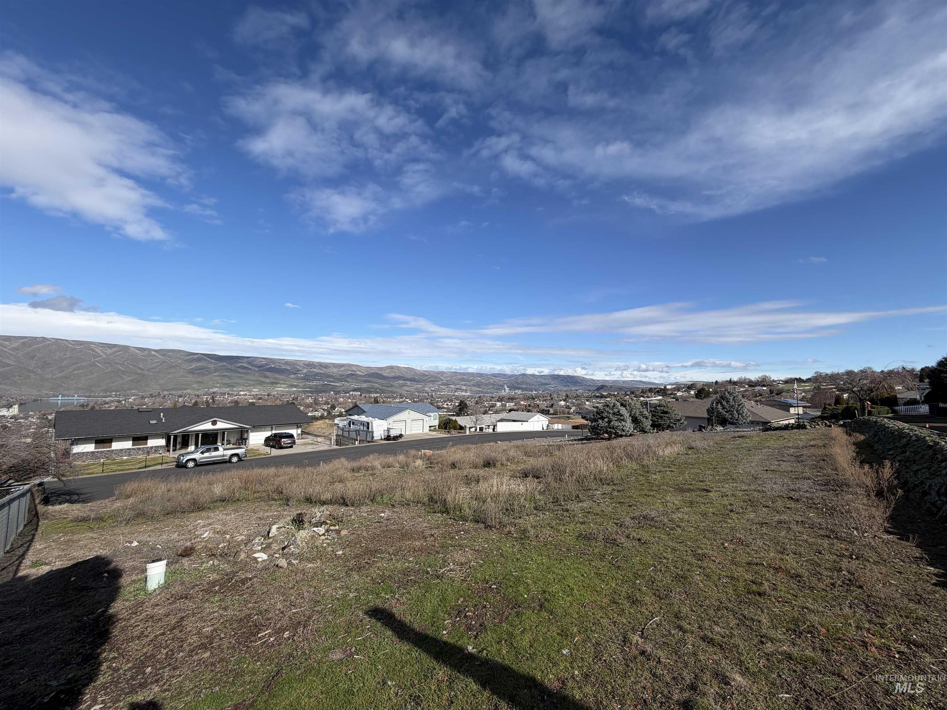 488 Crestline Circle Dr., Lewiston, Idaho 83501, 6 Bedrooms, 3 Bathrooms, Residential For Sale, Price $795,000,MLS 98975237