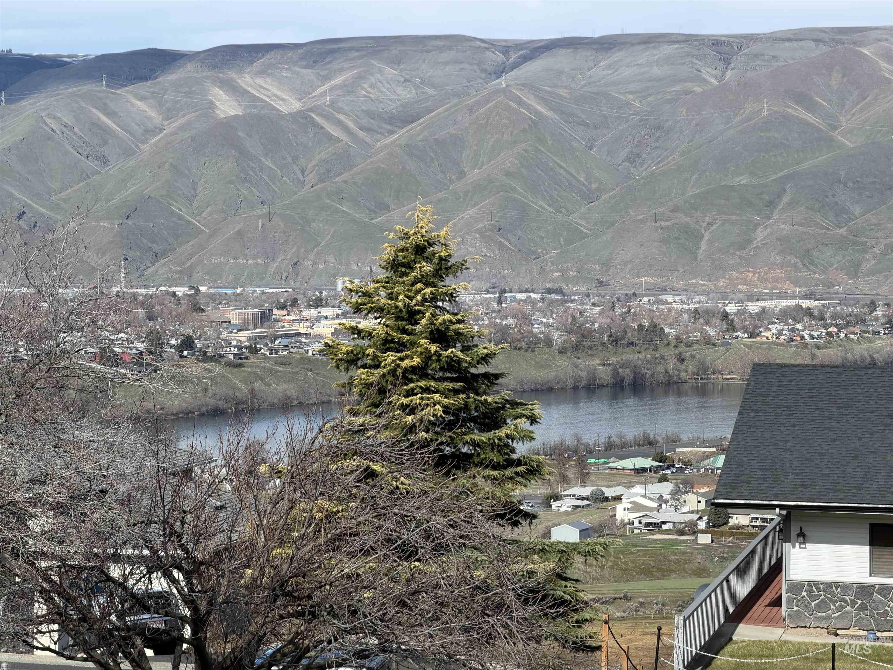 488 Crestline Circle Dr., Lewiston, Idaho 83501, 6 Bedrooms, 3 Bathrooms, Residential For Sale, Price $795,000,MLS 98975237