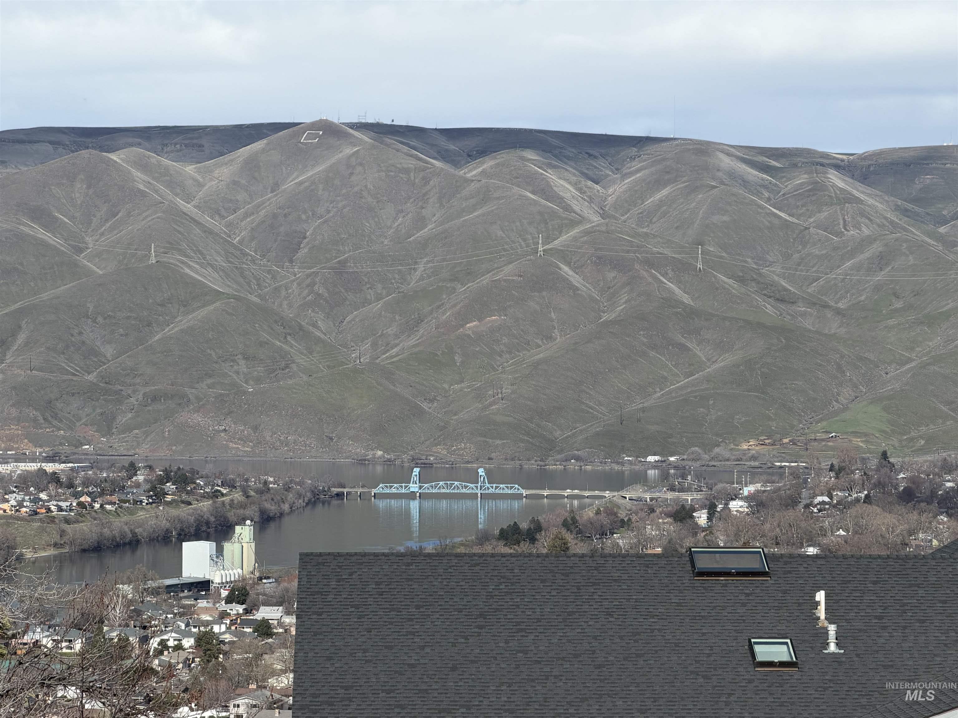 488 Crestline Circle Dr., Lewiston, Idaho 83501, 6 Bedrooms, 3 Bathrooms, Residential For Sale, Price $795,000,MLS 98975237