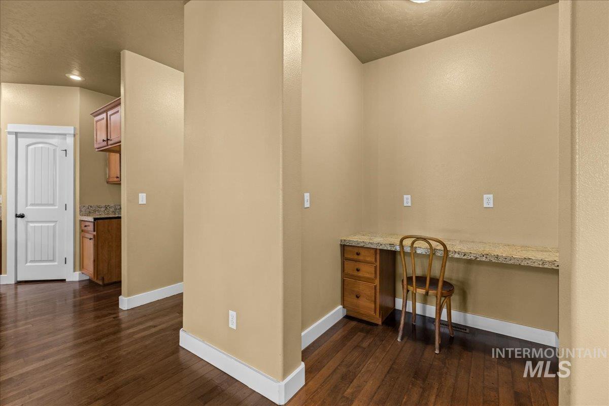 5491 N Beaham Ave, Meridian, Idaho 83646, 4 Bedrooms, 2.5 Bathrooms, Residential For Sale, Price $549,000,MLS 98975238