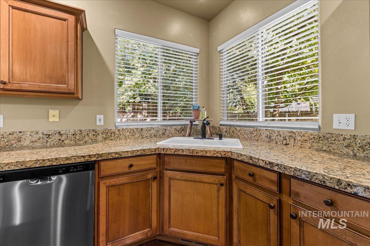 5491 N Beaham Ave, Meridian, Idaho 83646, 4 Bedrooms, 2.5 Bathrooms, Residential For Sale, Price $549,000,MLS 98975238