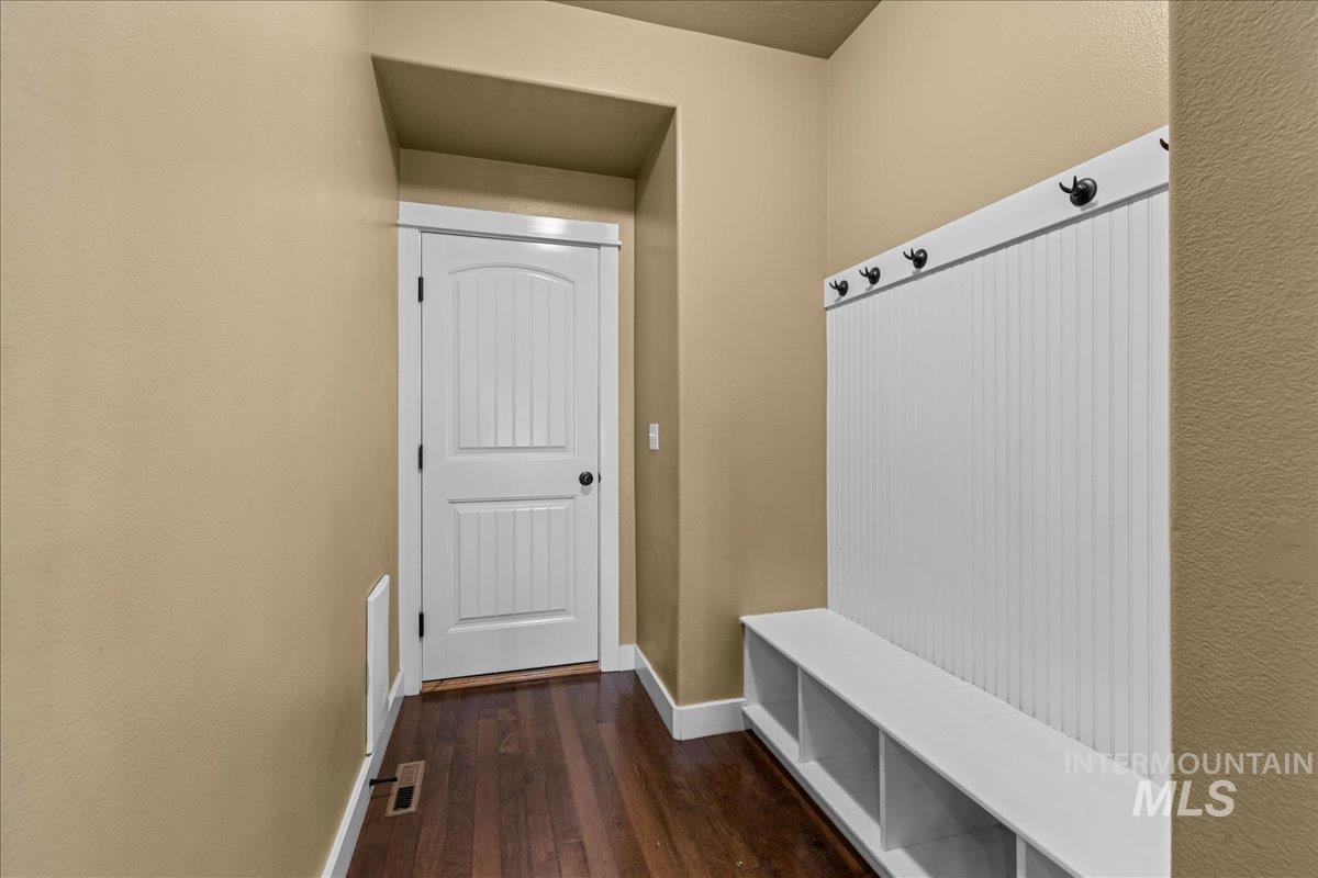 5491 N Beaham Ave, Meridian, Idaho 83646, 4 Bedrooms, 2.5 Bathrooms, Residential For Sale, Price $549,000,MLS 98975238